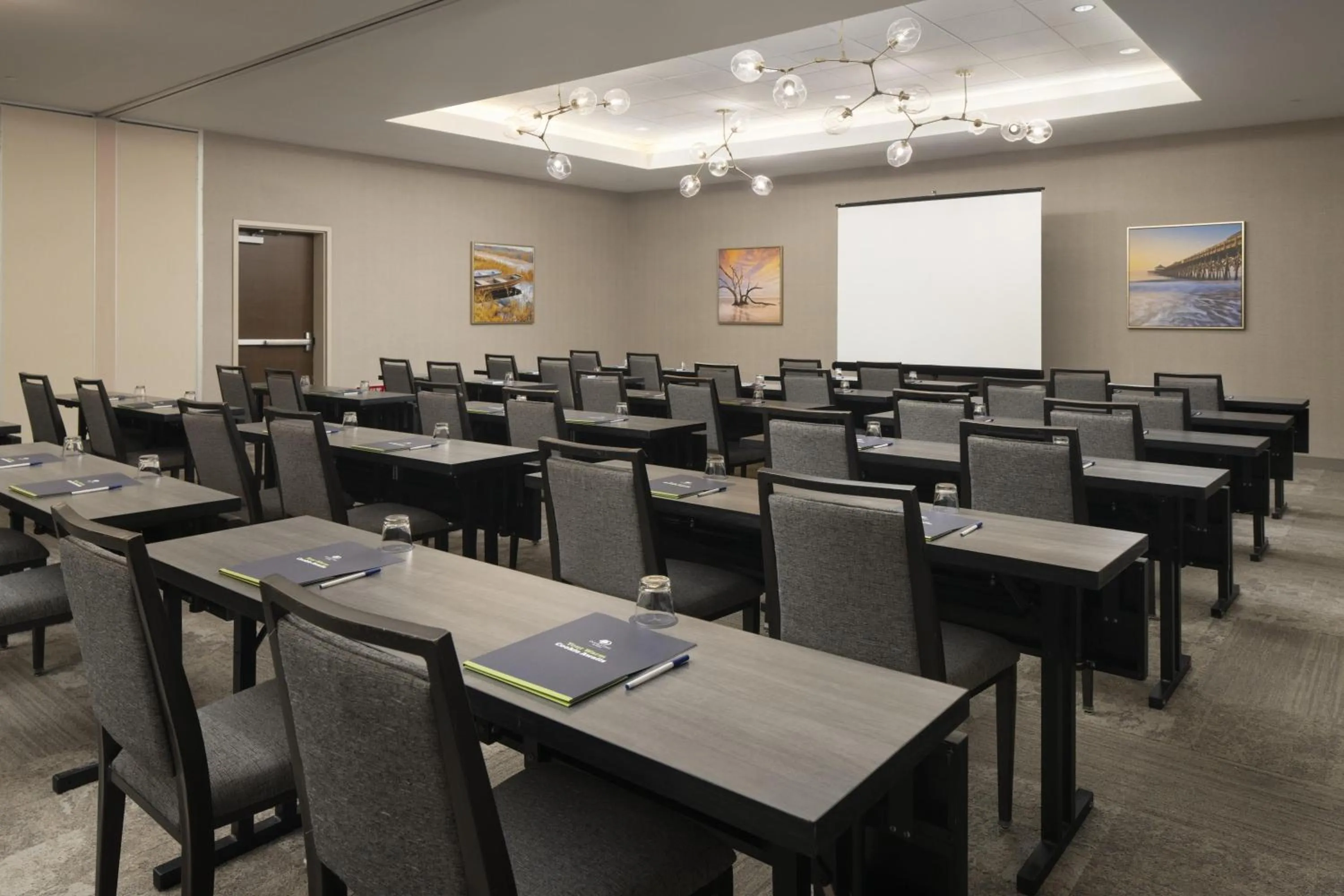 Meeting/conference room in DoubleTree by Hilton Charleston Riverview