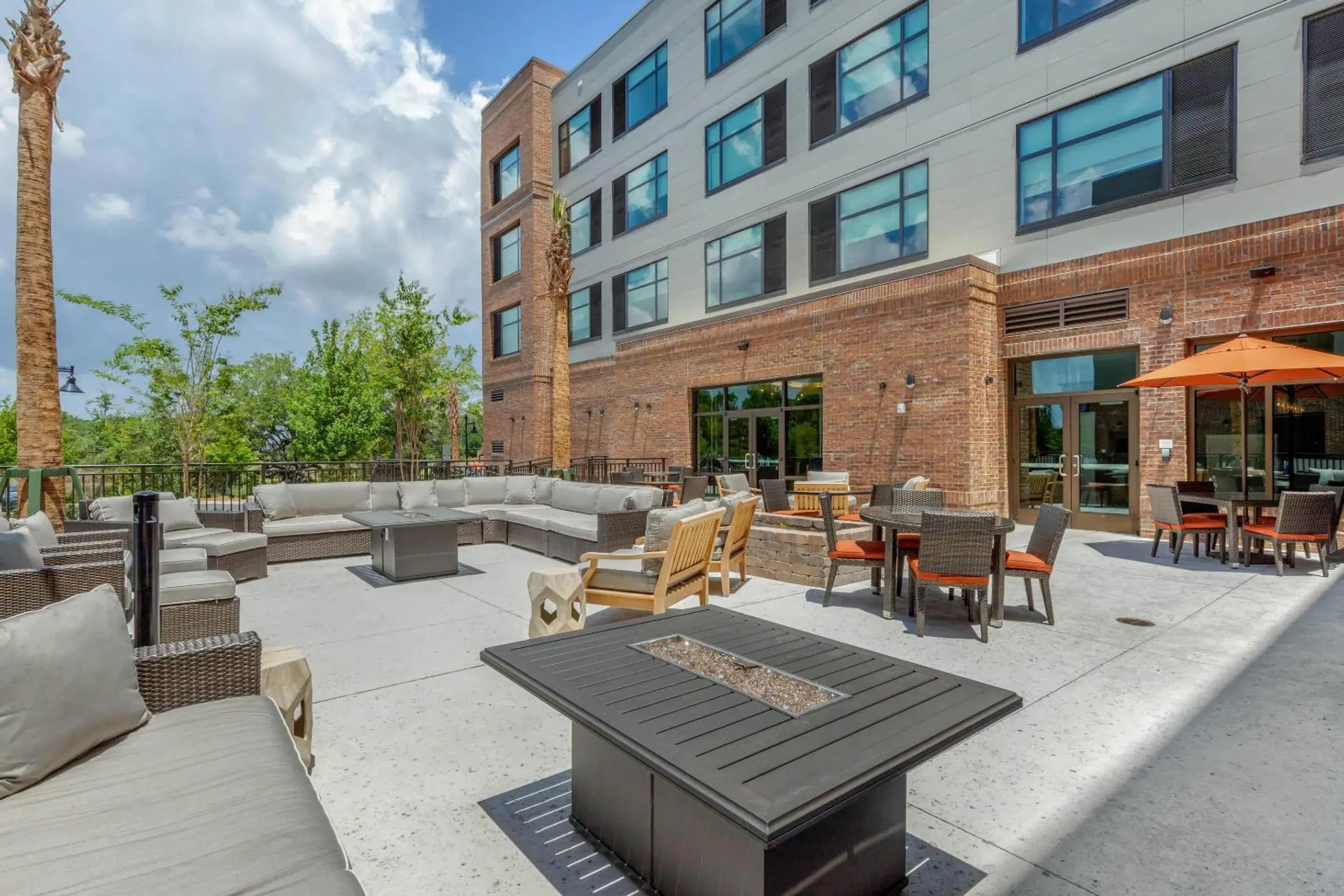 Swimming pool in Cambria Hotel Charleston Riverview Swimming pool in Cambria Hotel Charleston Riverview