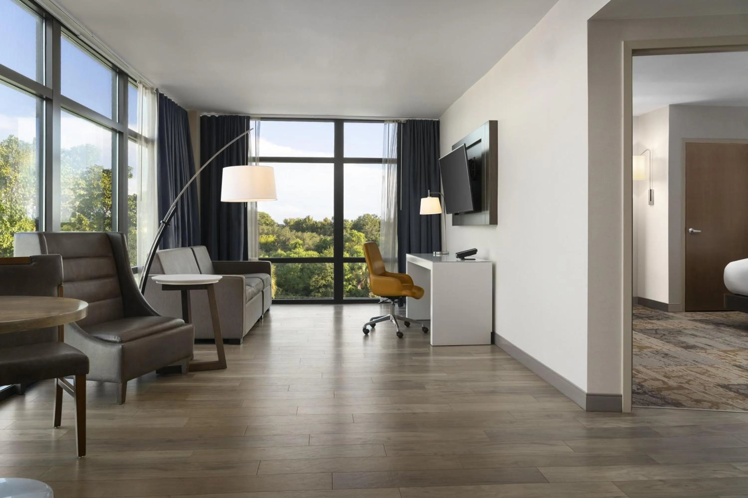 Bedroom in DoubleTree by Hilton Charleston Riverview