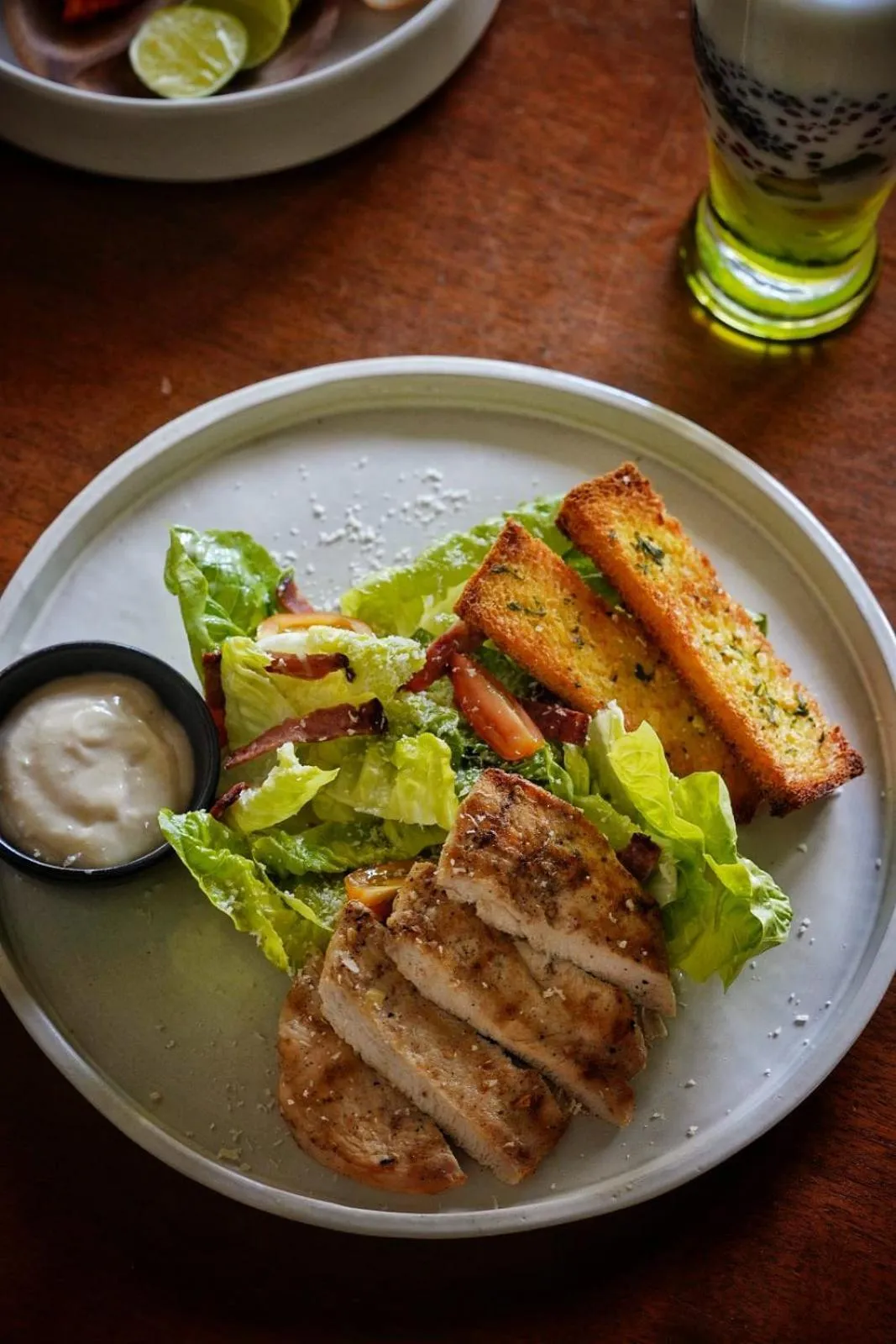 Food and drinks in The Kemilau Hotel & Villa Canggu Bali