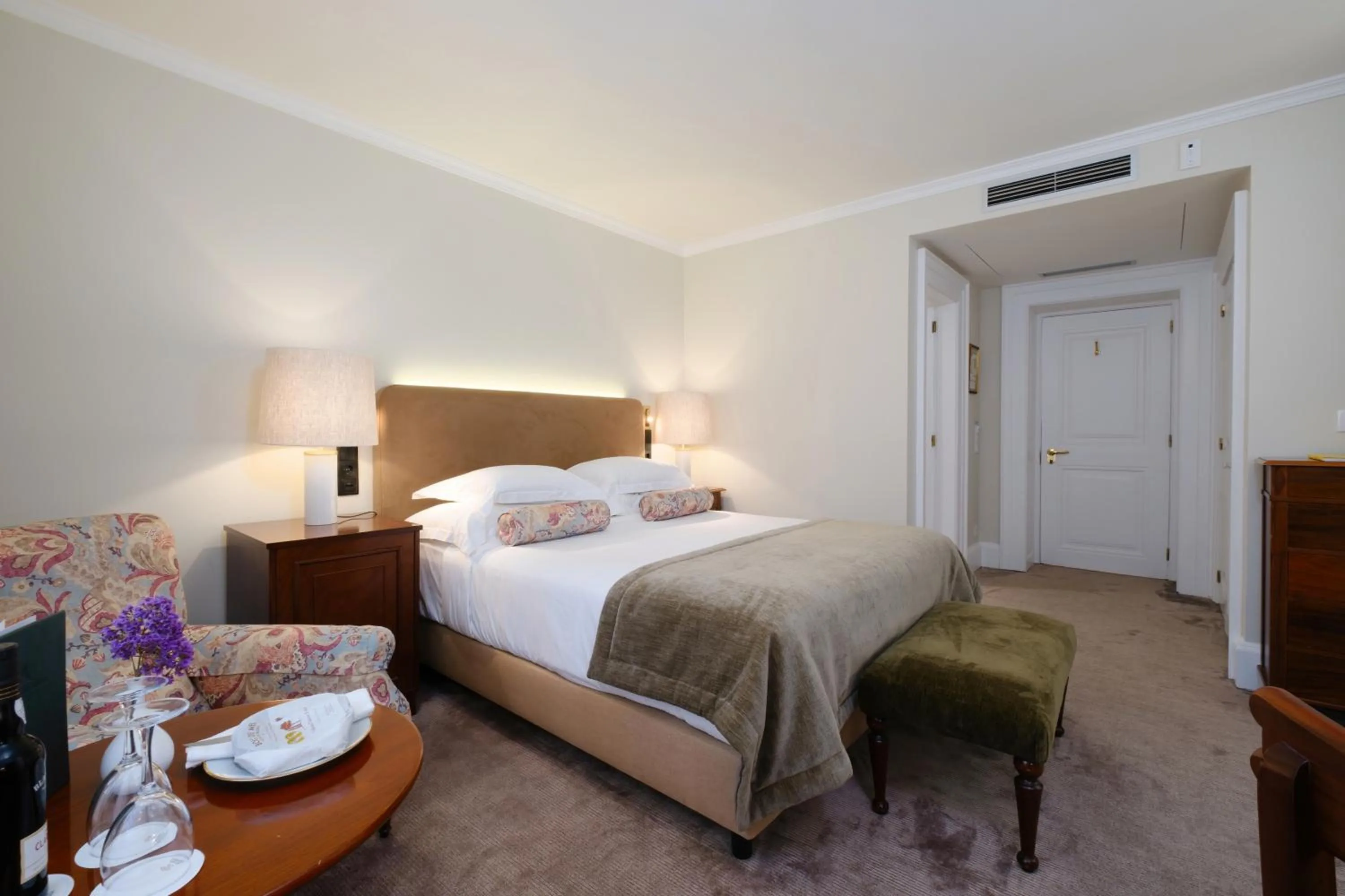 Bedroom, Bed in Casa Velha do Palheiro Relais & Chateaux