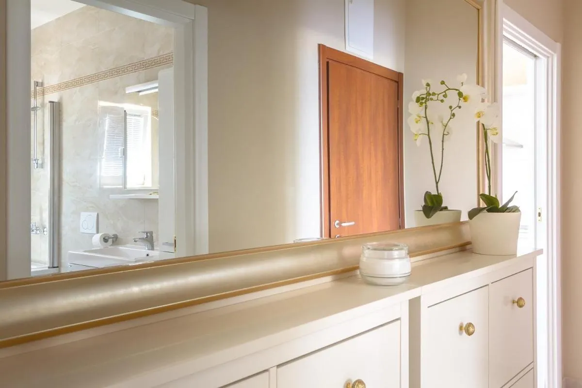 Decorative detail in Luxury Apartments Villa Luce
