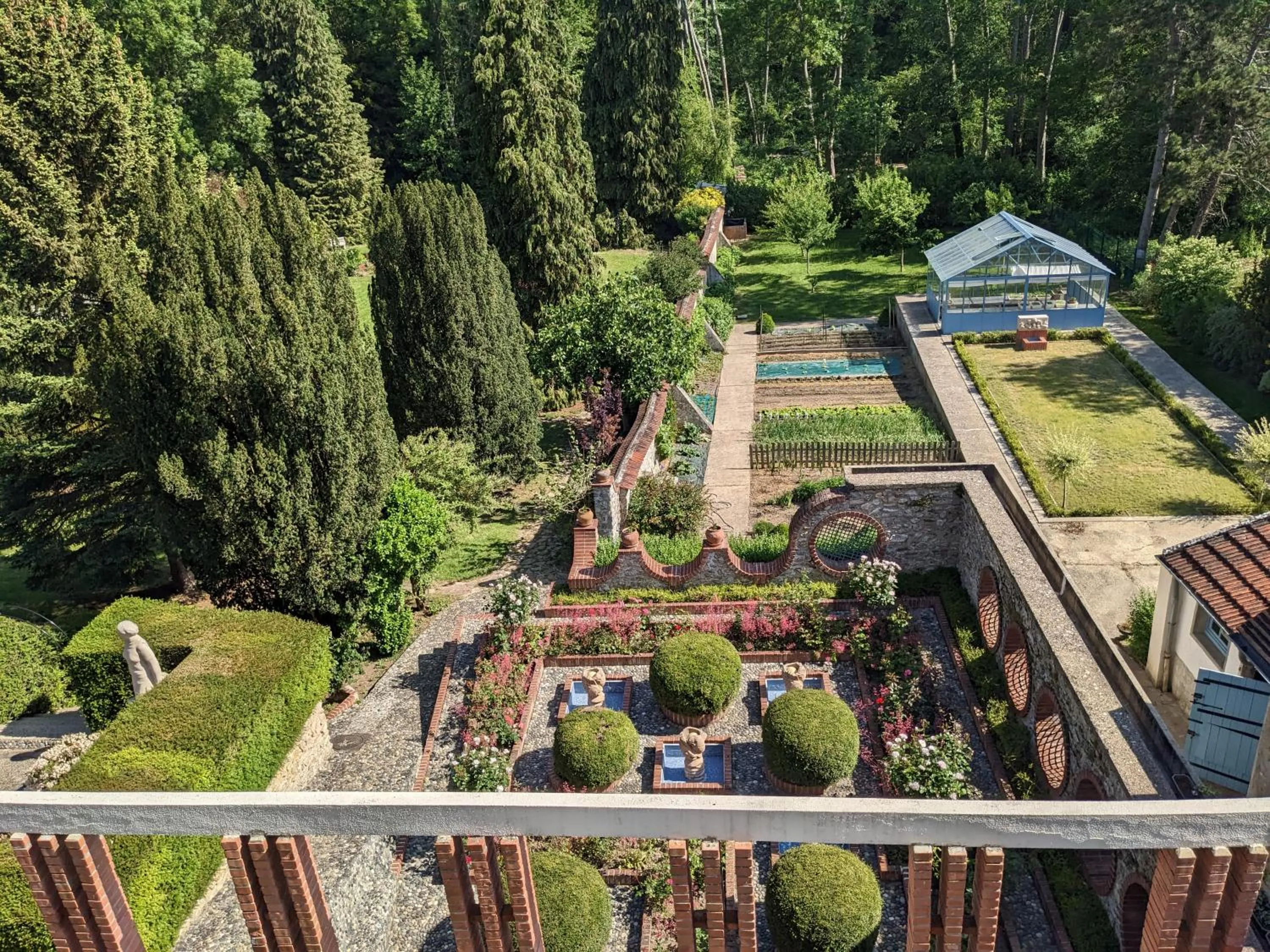 Garden view in La Closerie