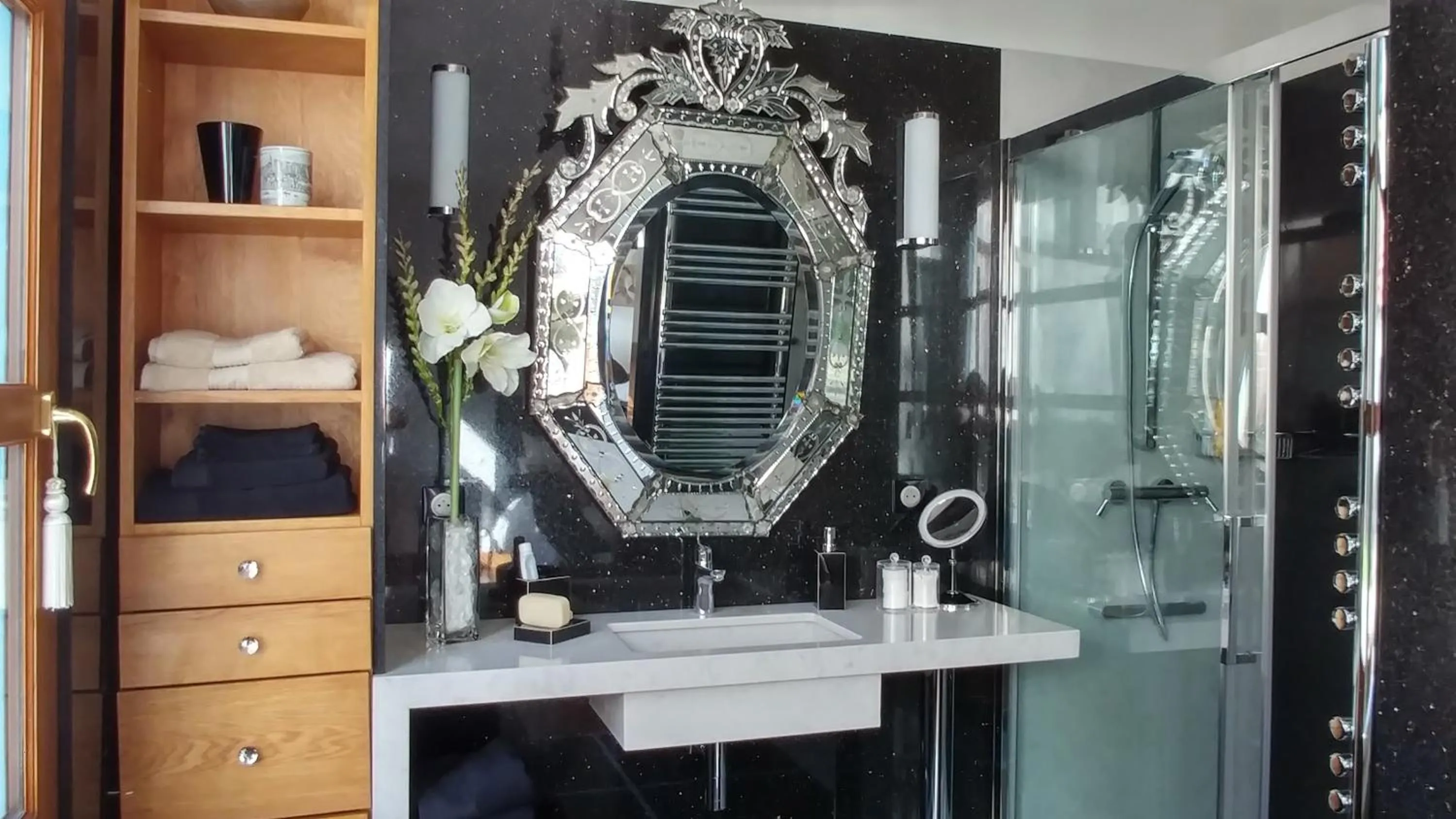 Shower in La Closerie