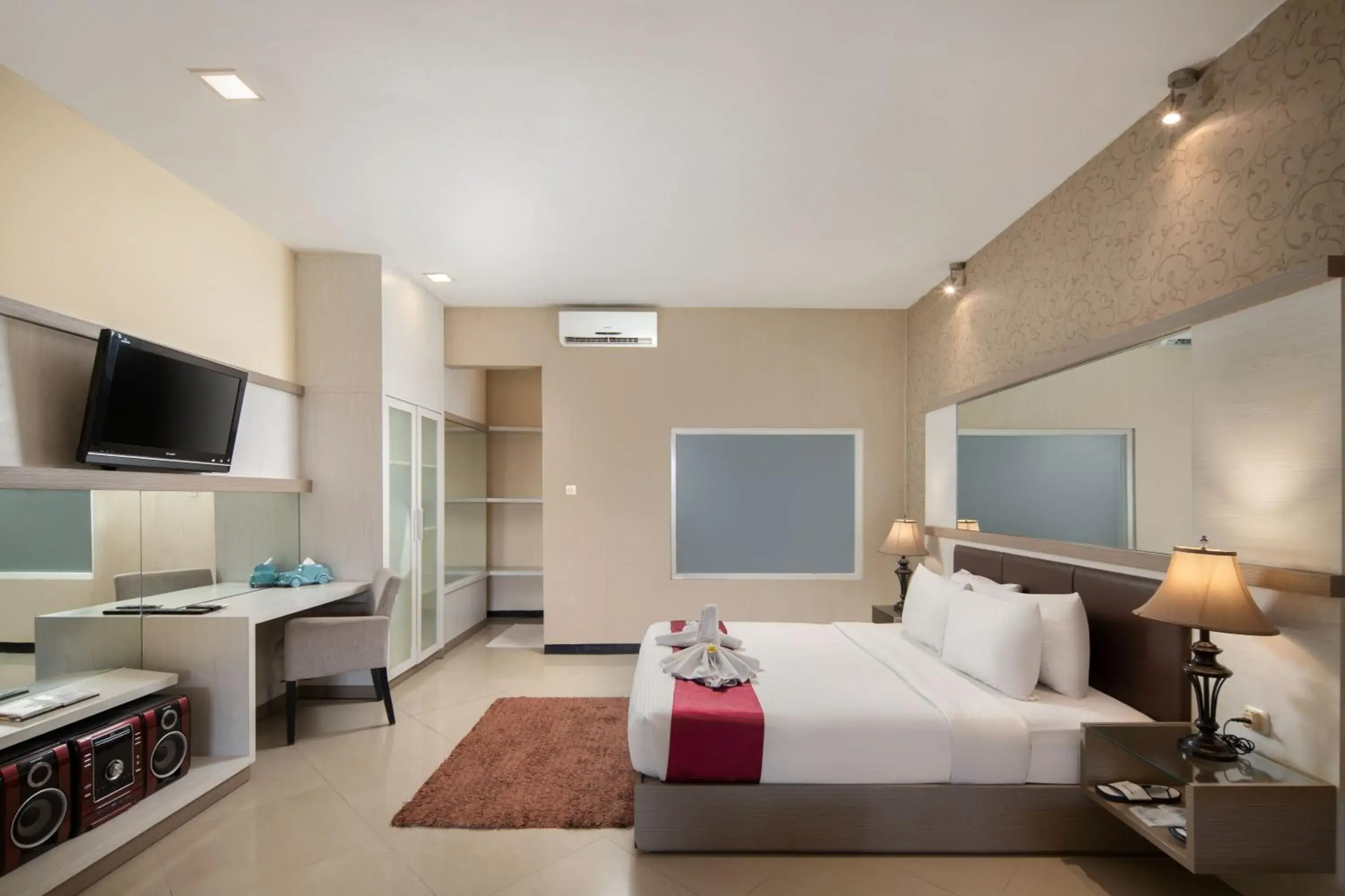 Bedroom, Bed in Royal Hotel and Villas Trawas Bedroom, Bed in Royal Hotel and Villas Trawas