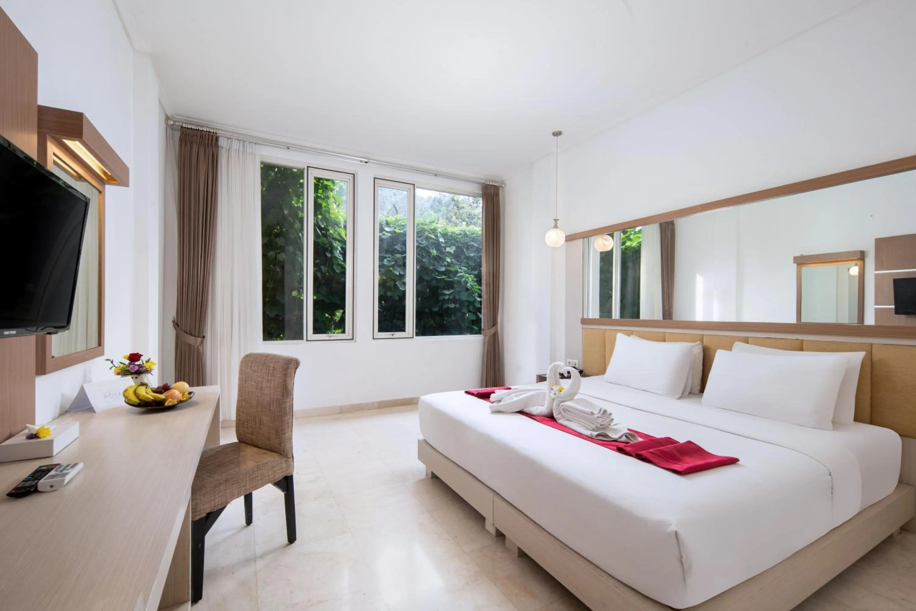 Bedroom, Bed in Royal Hotel and Villas Trawas