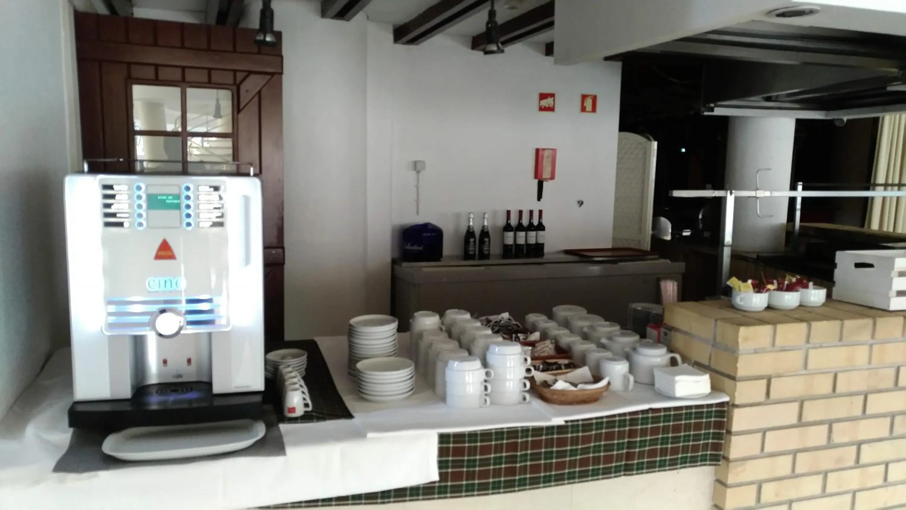 Restaurant/places to eat in Ondamar Hotel Apartamentos