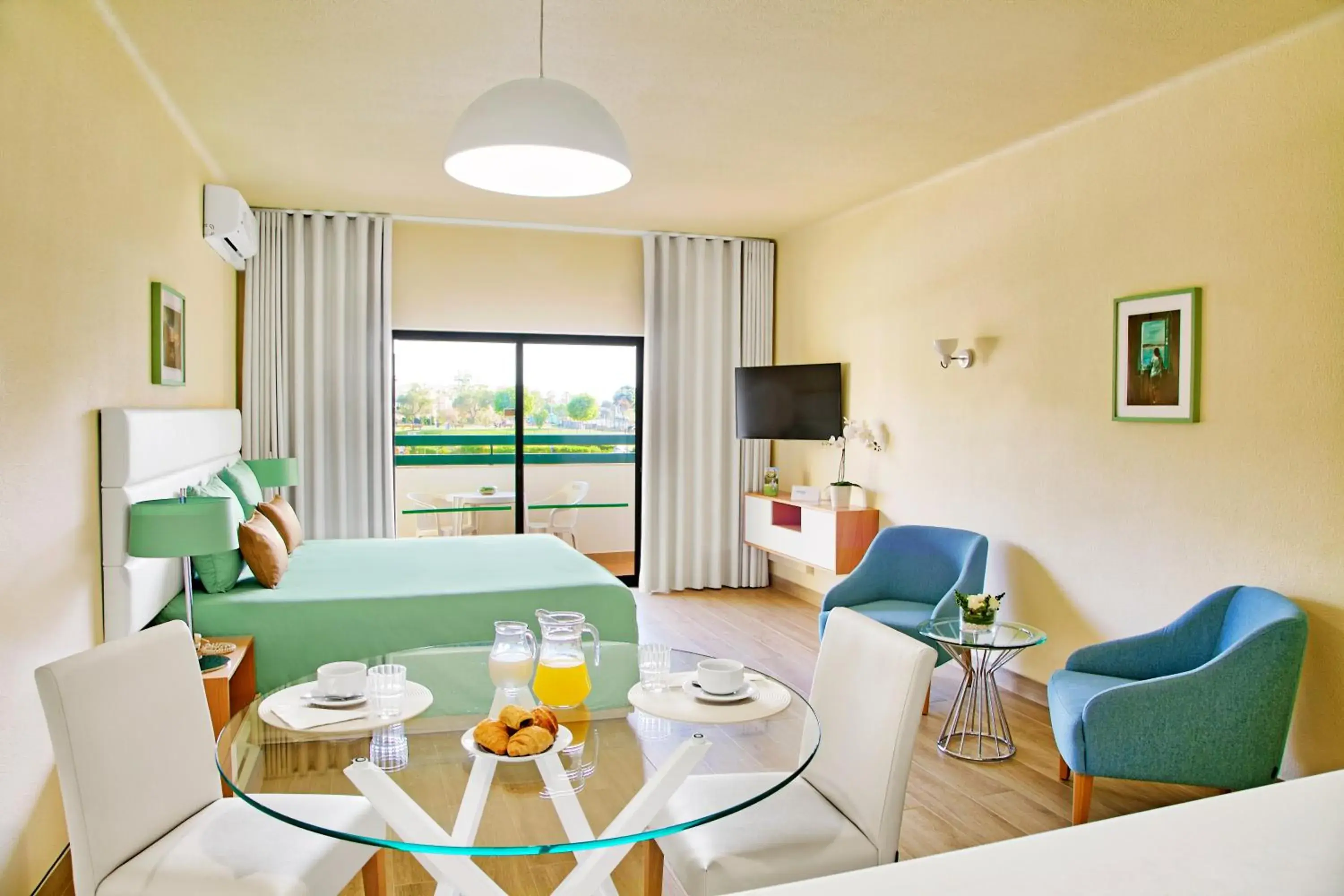 Living room in Ondamar Hotel Apartamentos Living room in Ondamar Hotel Apartamentos