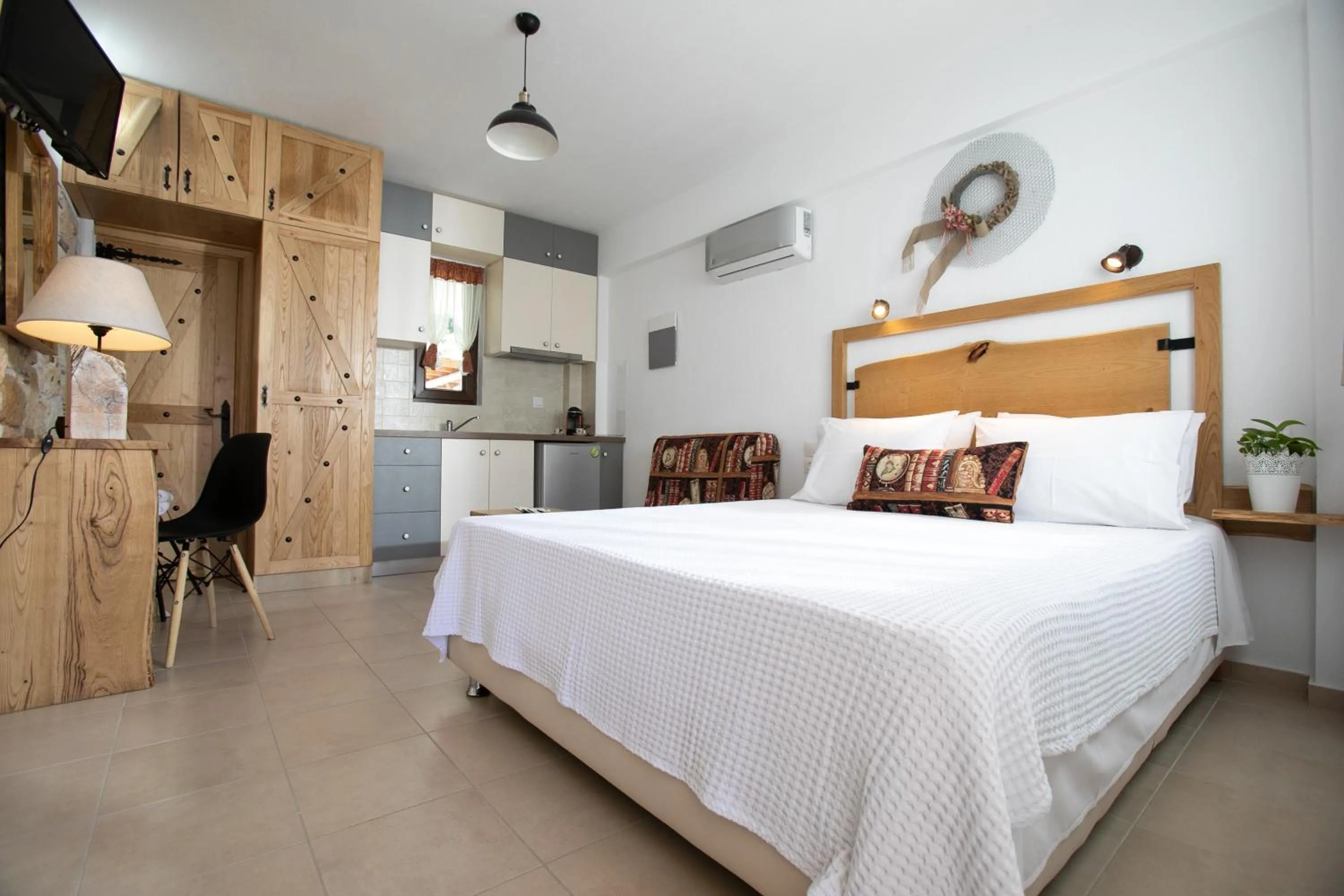 Bed in Agrielia Apartments