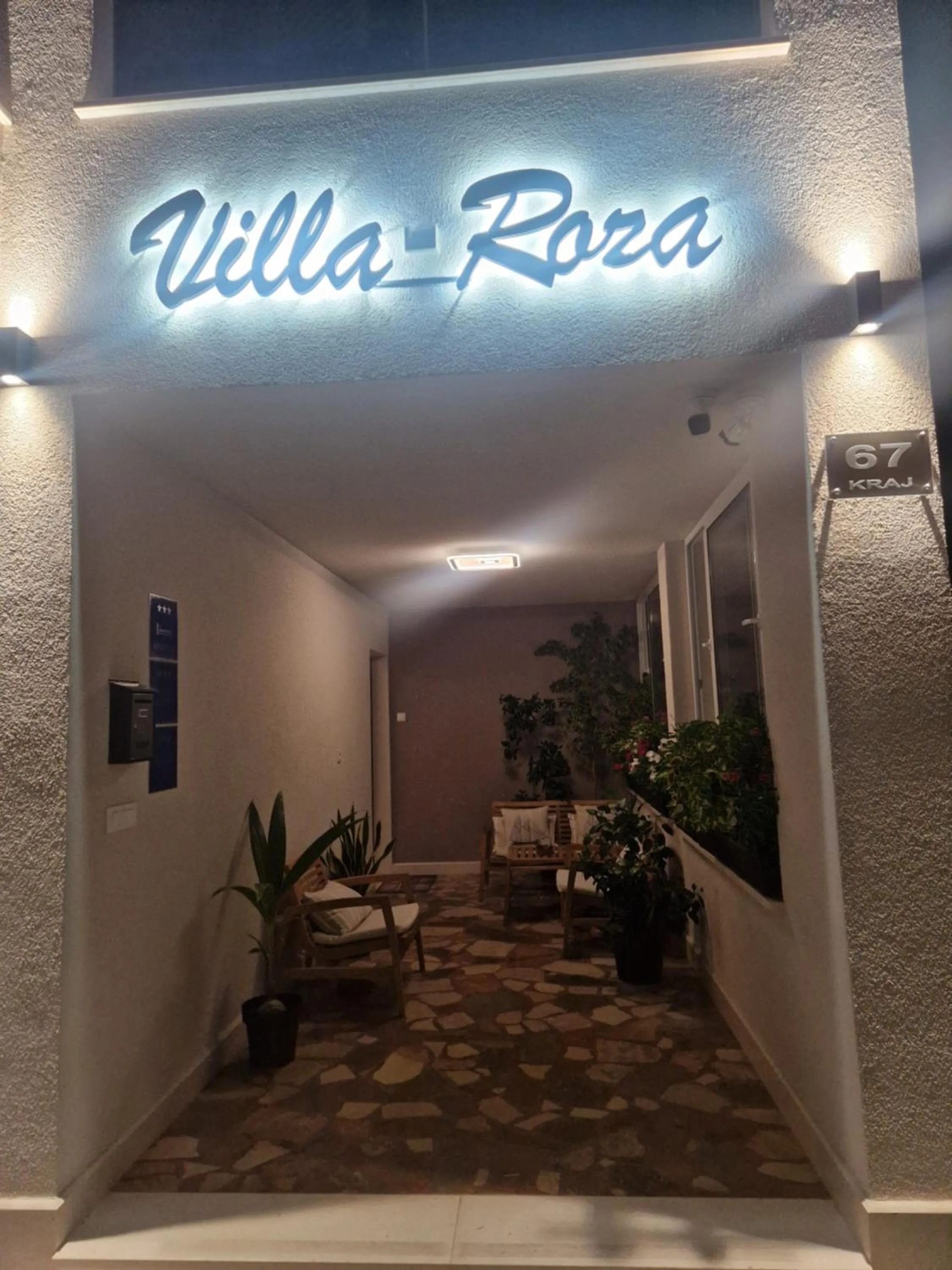 House Villa Roza