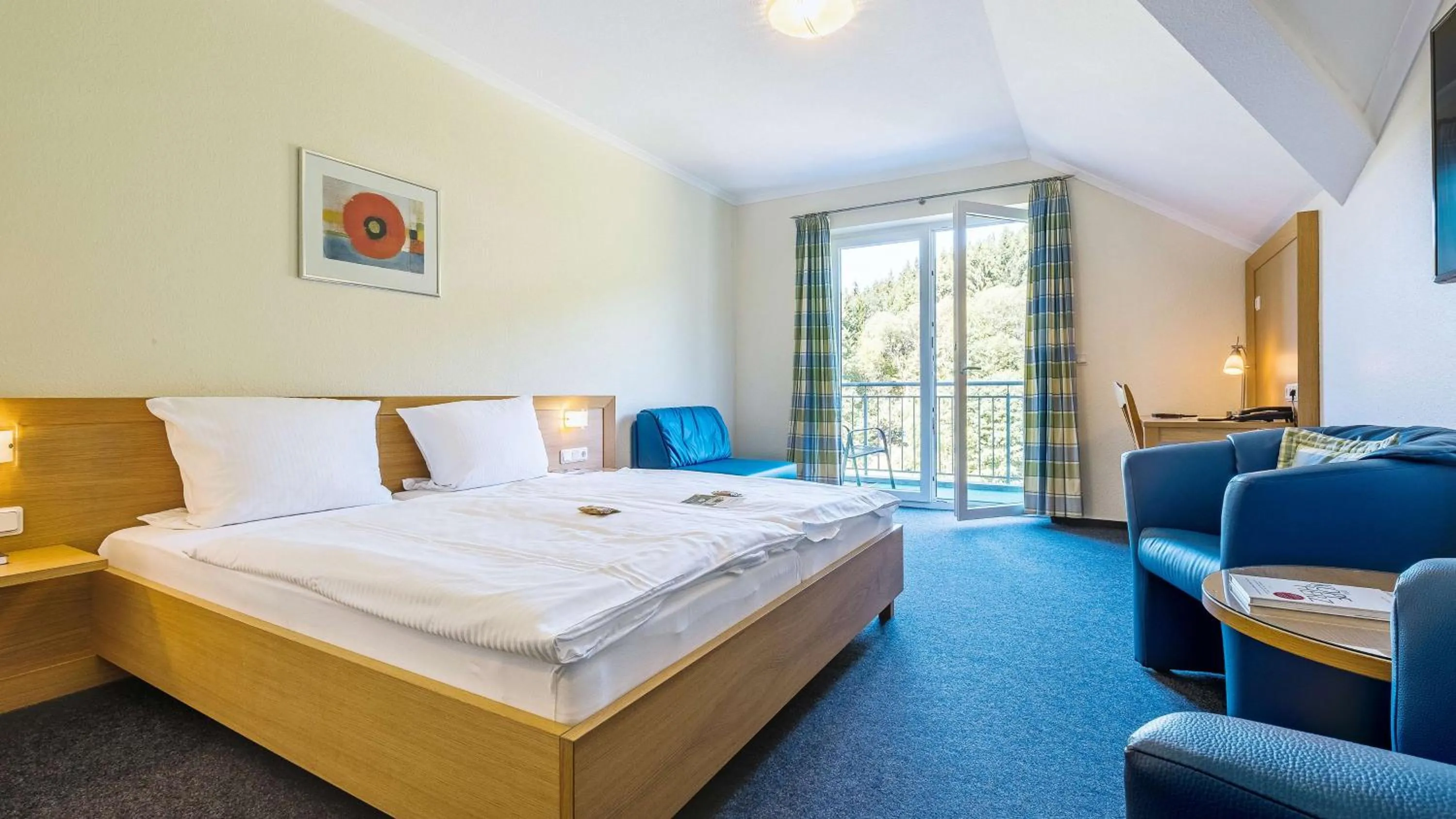 Bedroom, Bed in Dorint Parkhotel Siegen