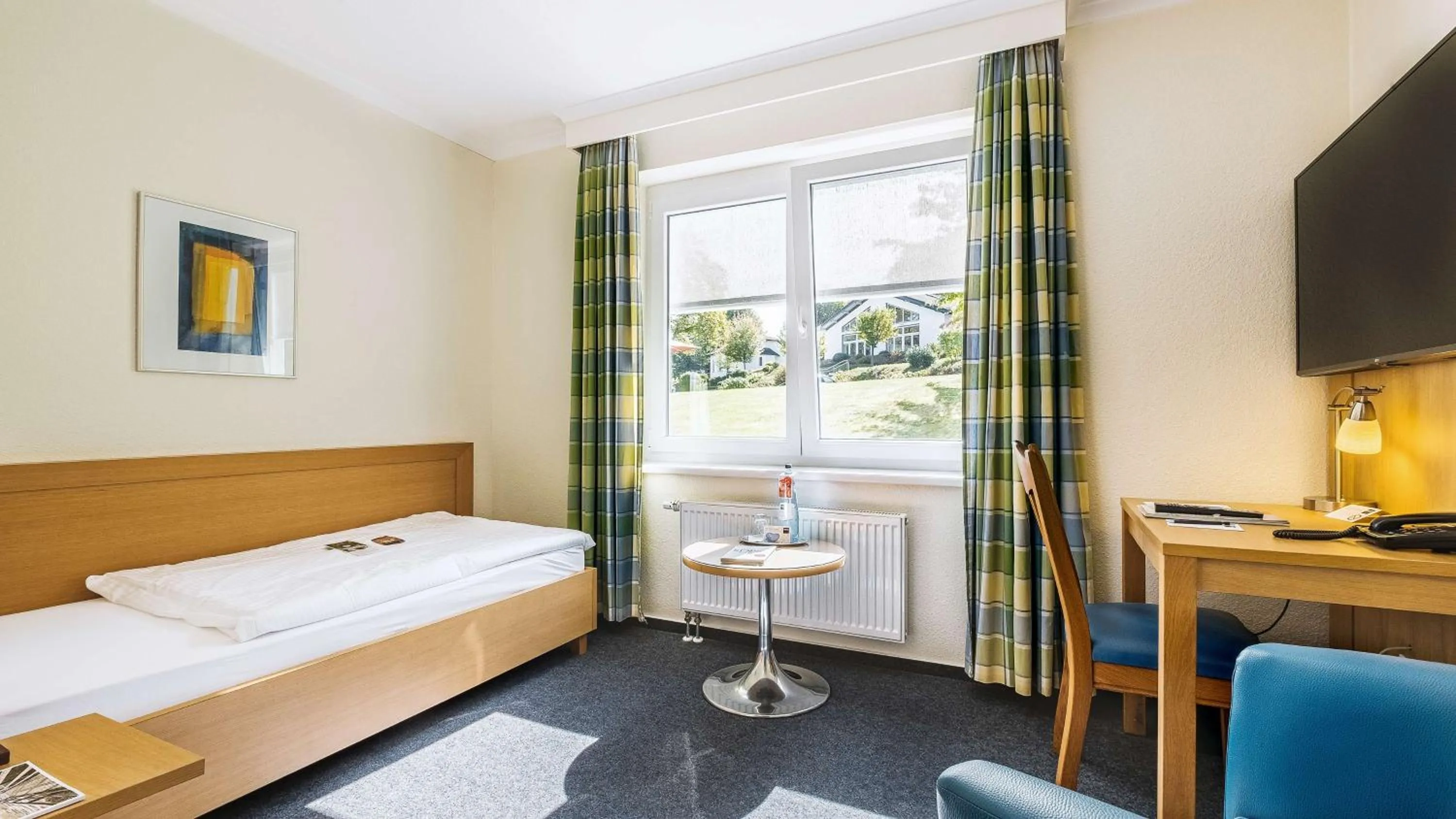 Bedroom, Bed in Dorint Parkhotel Siegen