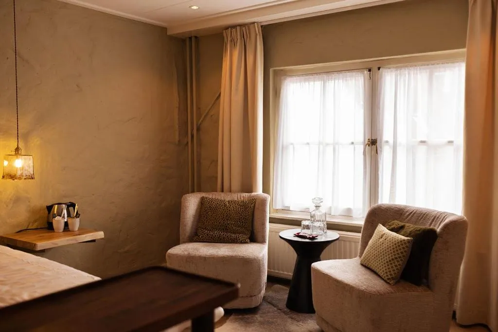 Seating area in Boutique Hotel Elburg met Tapperij