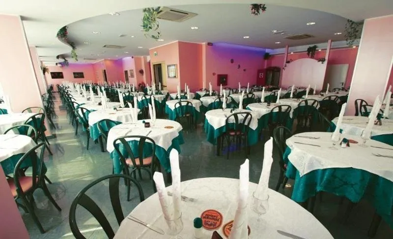 Restaurant/places to eat in Hotel Susy