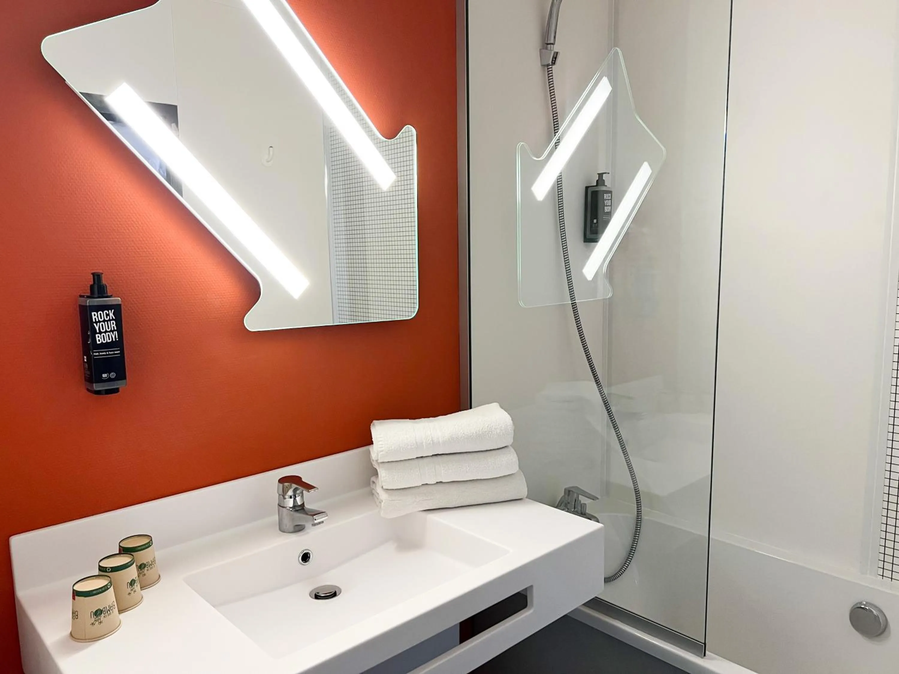 Bathroom in Ibis Budget Saint Christol Les Alès