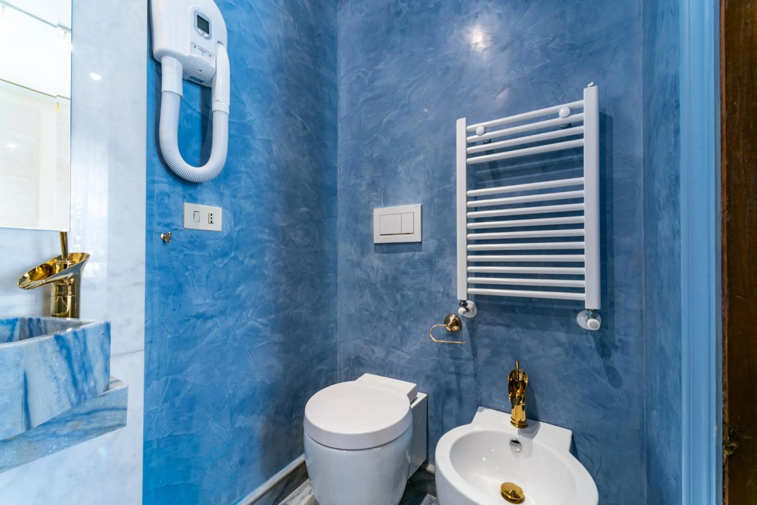 Shower in Rivière Private Rooms Alla Scala