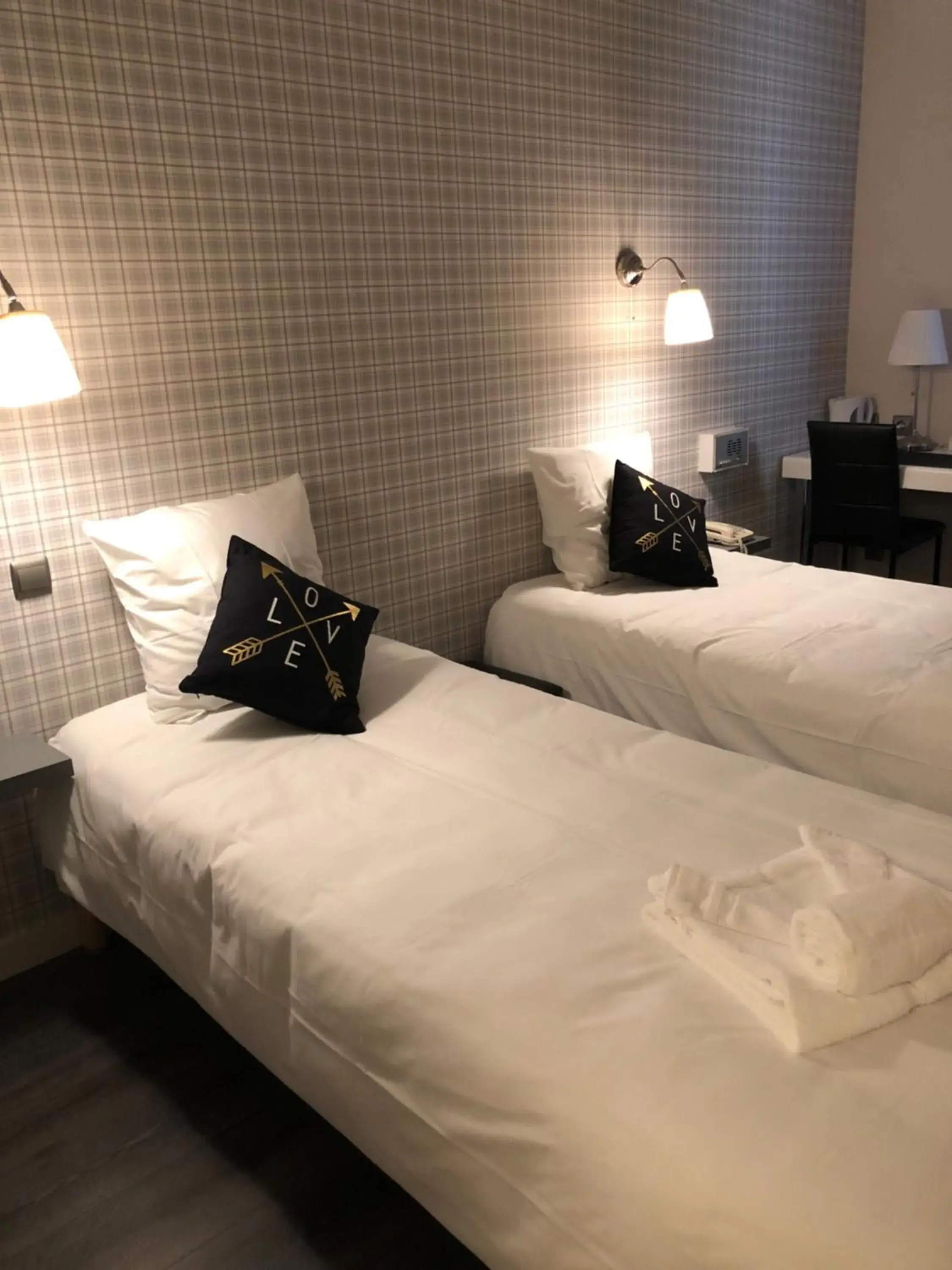 Twin Room in La Voile Rouge Twin Room in La Voile Rouge