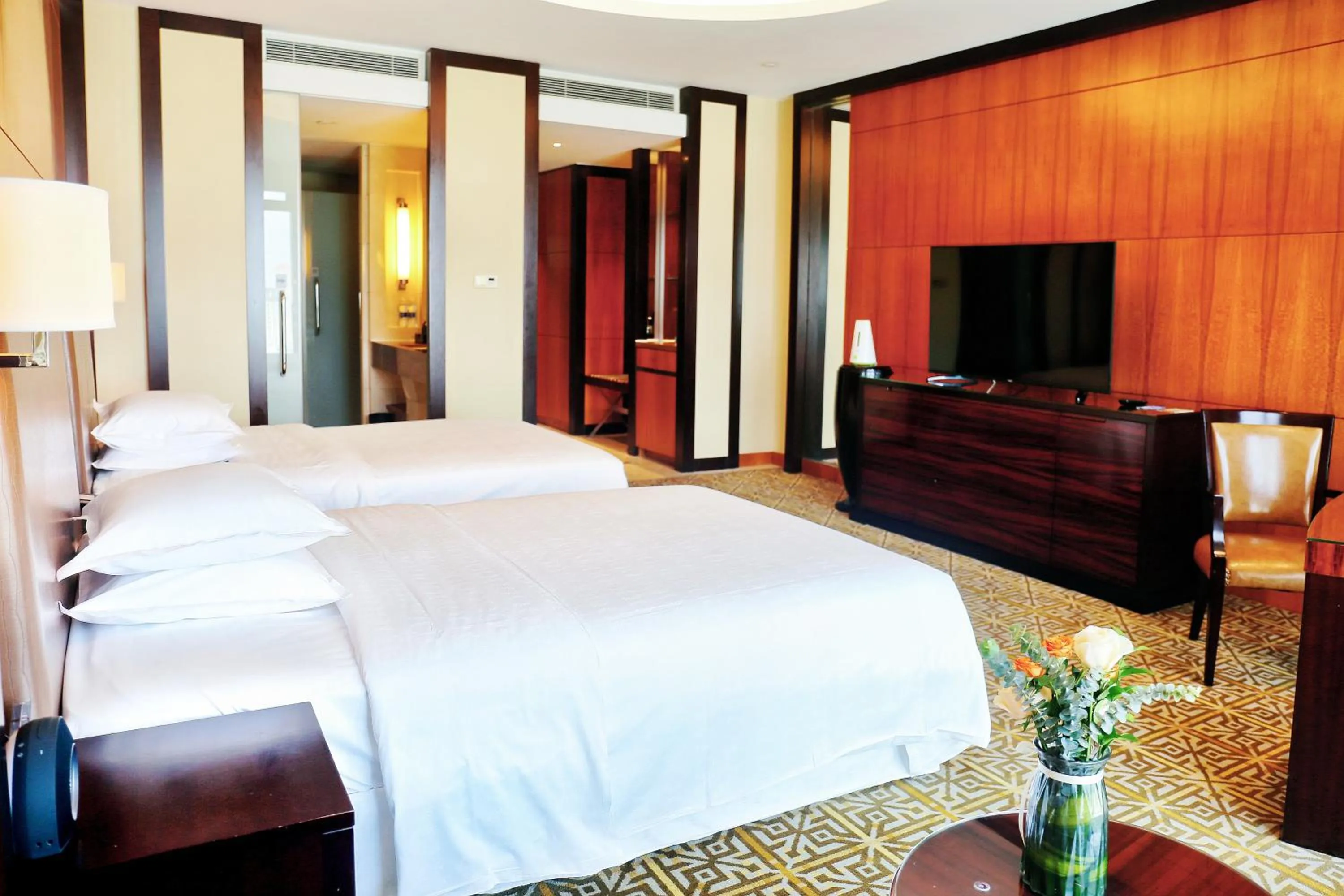 Bed in Sheraton Jinan Hotel