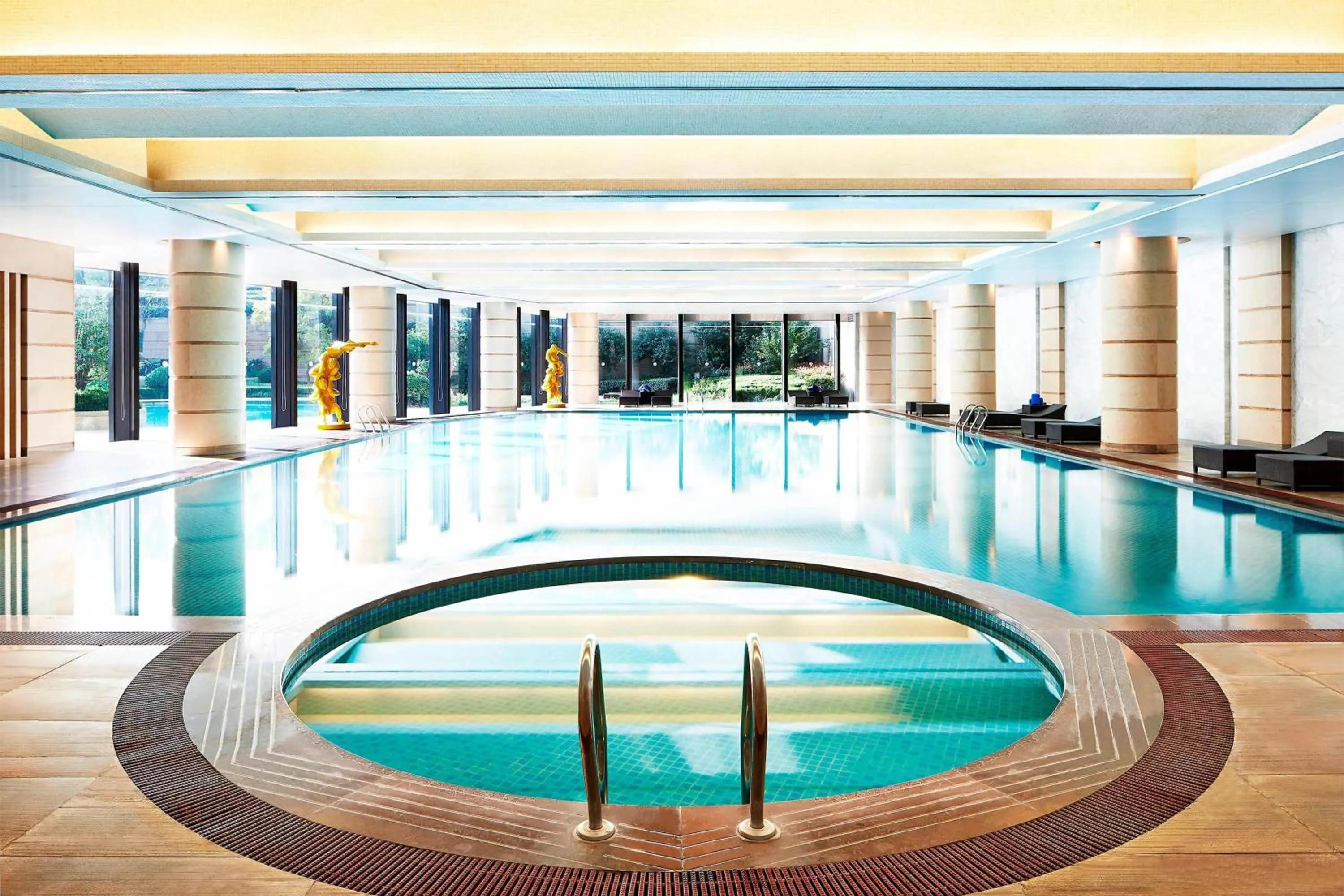 Swimming pool in Sheraton Jinan Hotel
