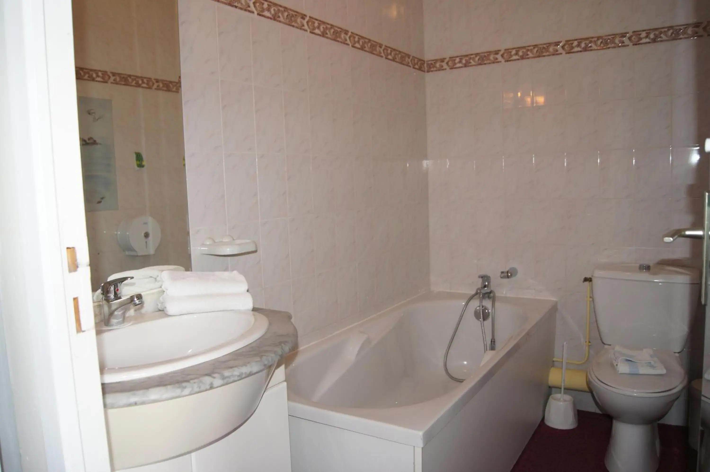 Quadruple Room in Aux Trois Jean Quadruple Room in Aux Trois Jean