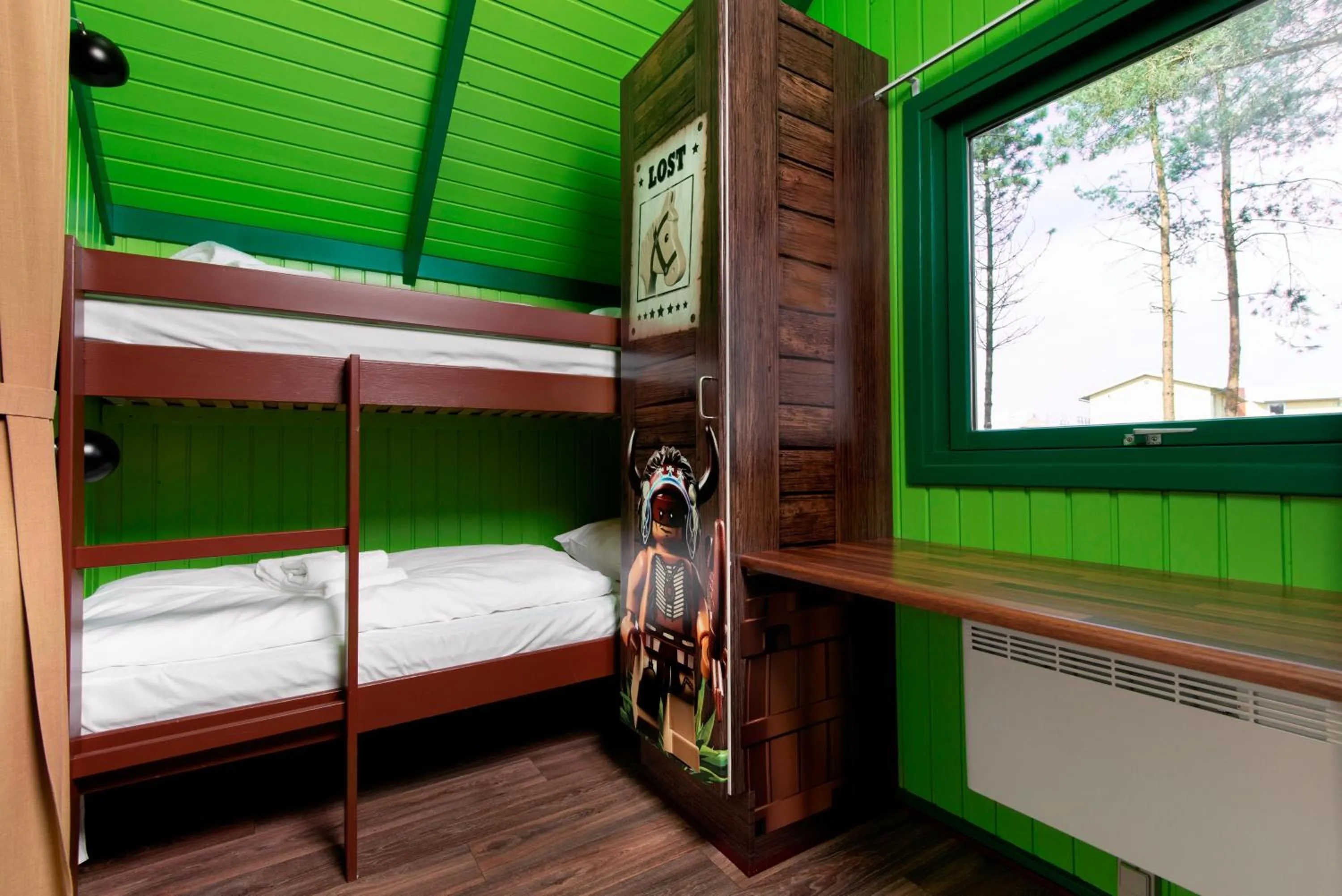 bunk bed, Bed in LEGOLAND Wilderness Barrels & Cabins