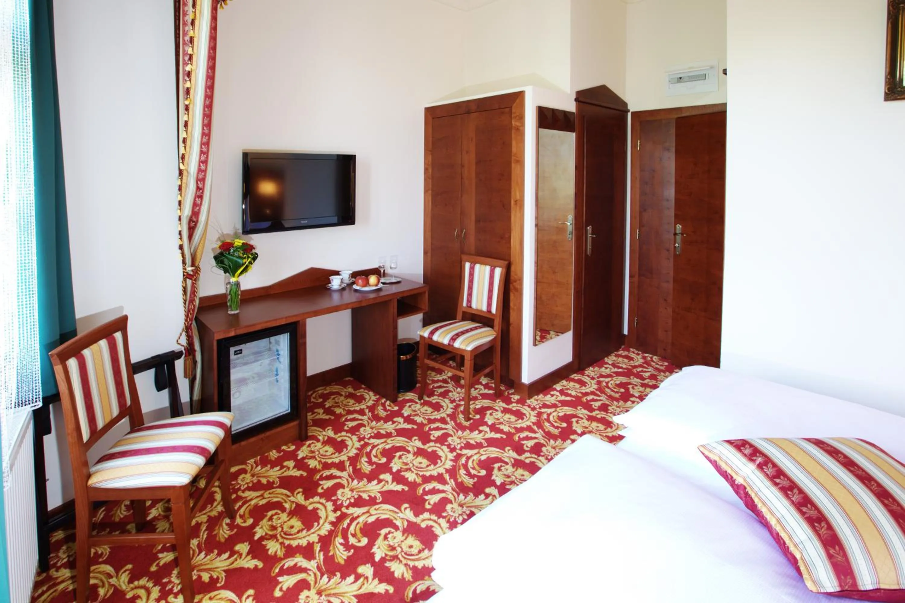 TV and multimedia, Bed in Hotel Fortna