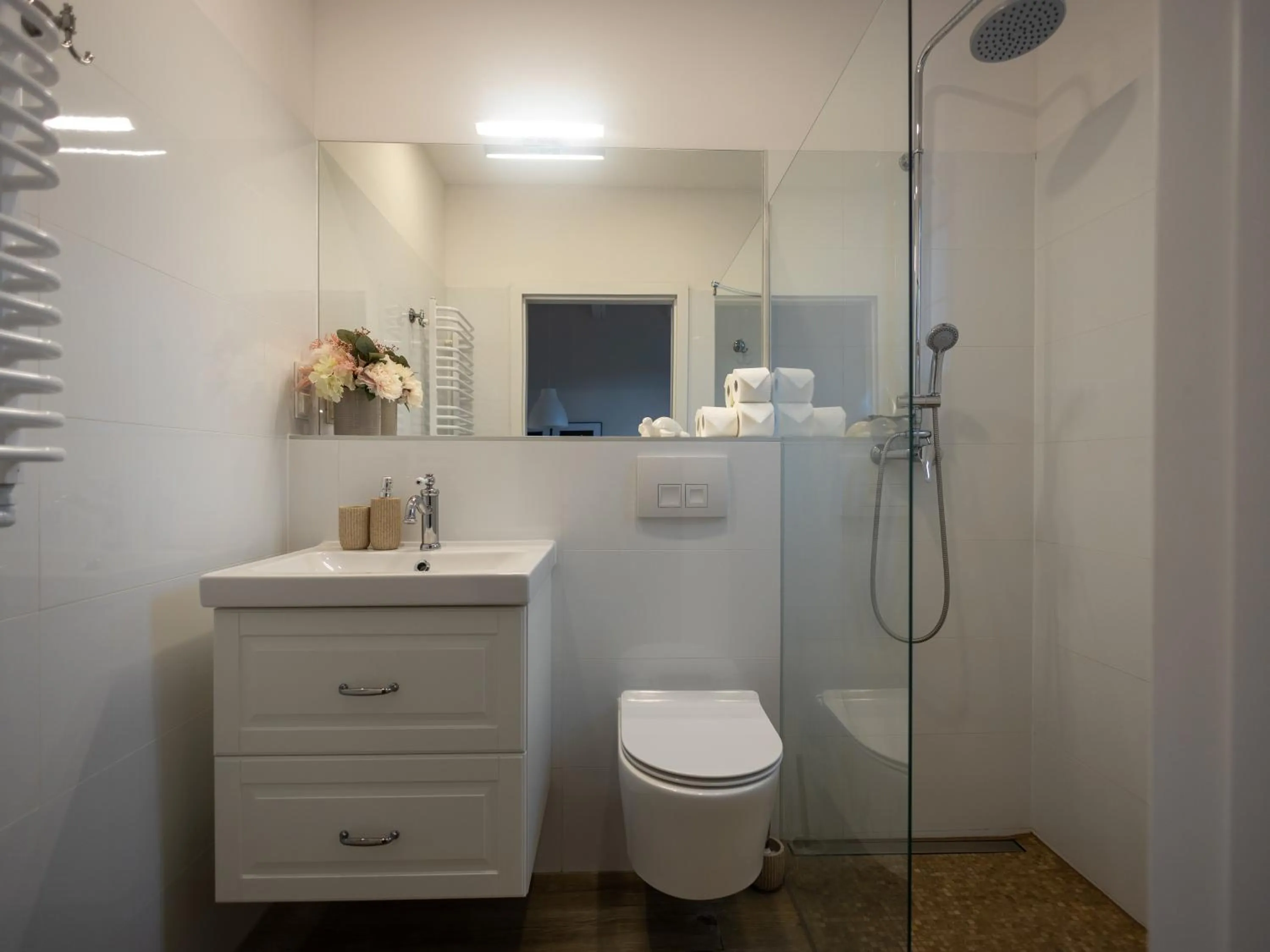 Shower in Holiday Bay