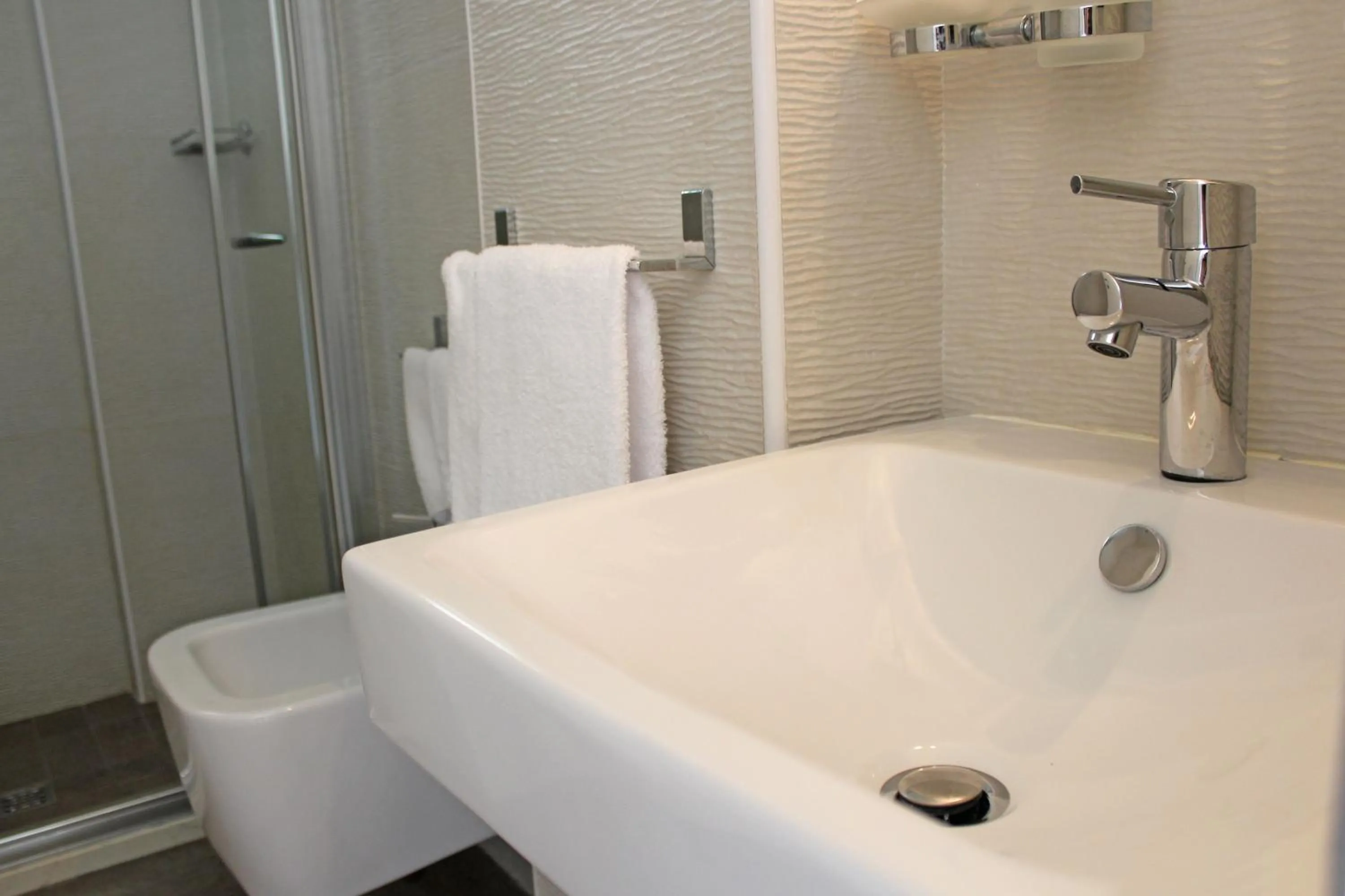 Shower in Hotel Touring