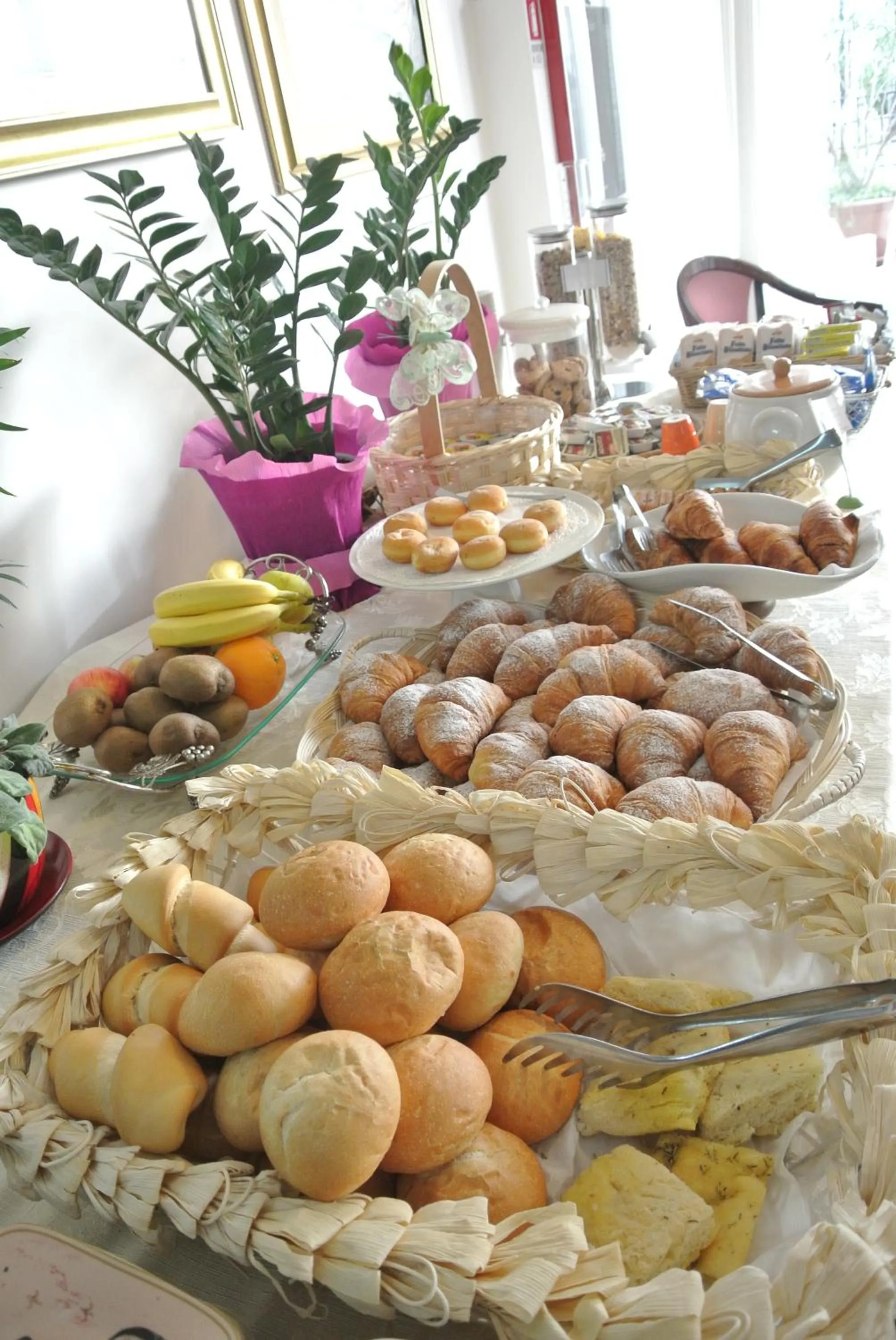 Restaurant/places to eat in Hotel Touring