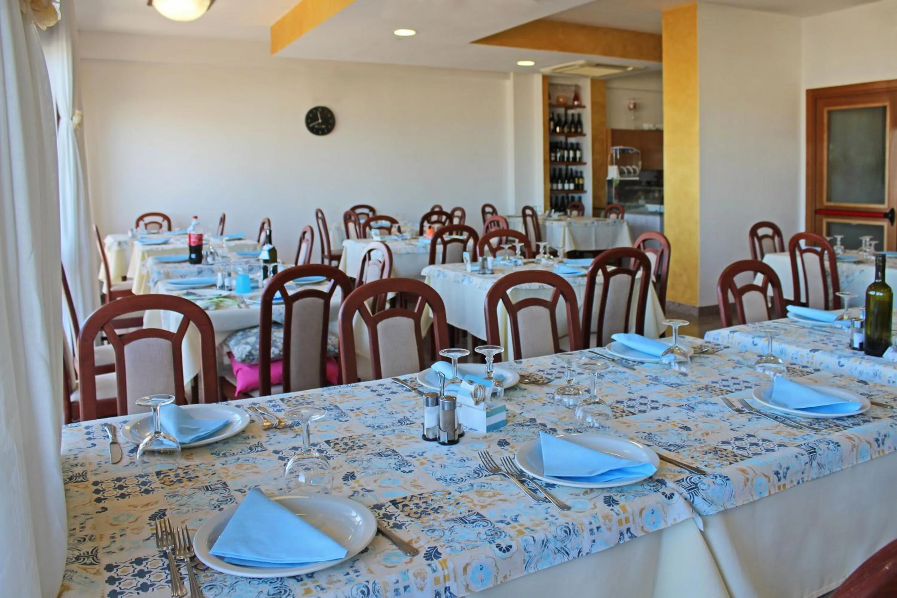 Restaurant/places to eat in Hotel Touring