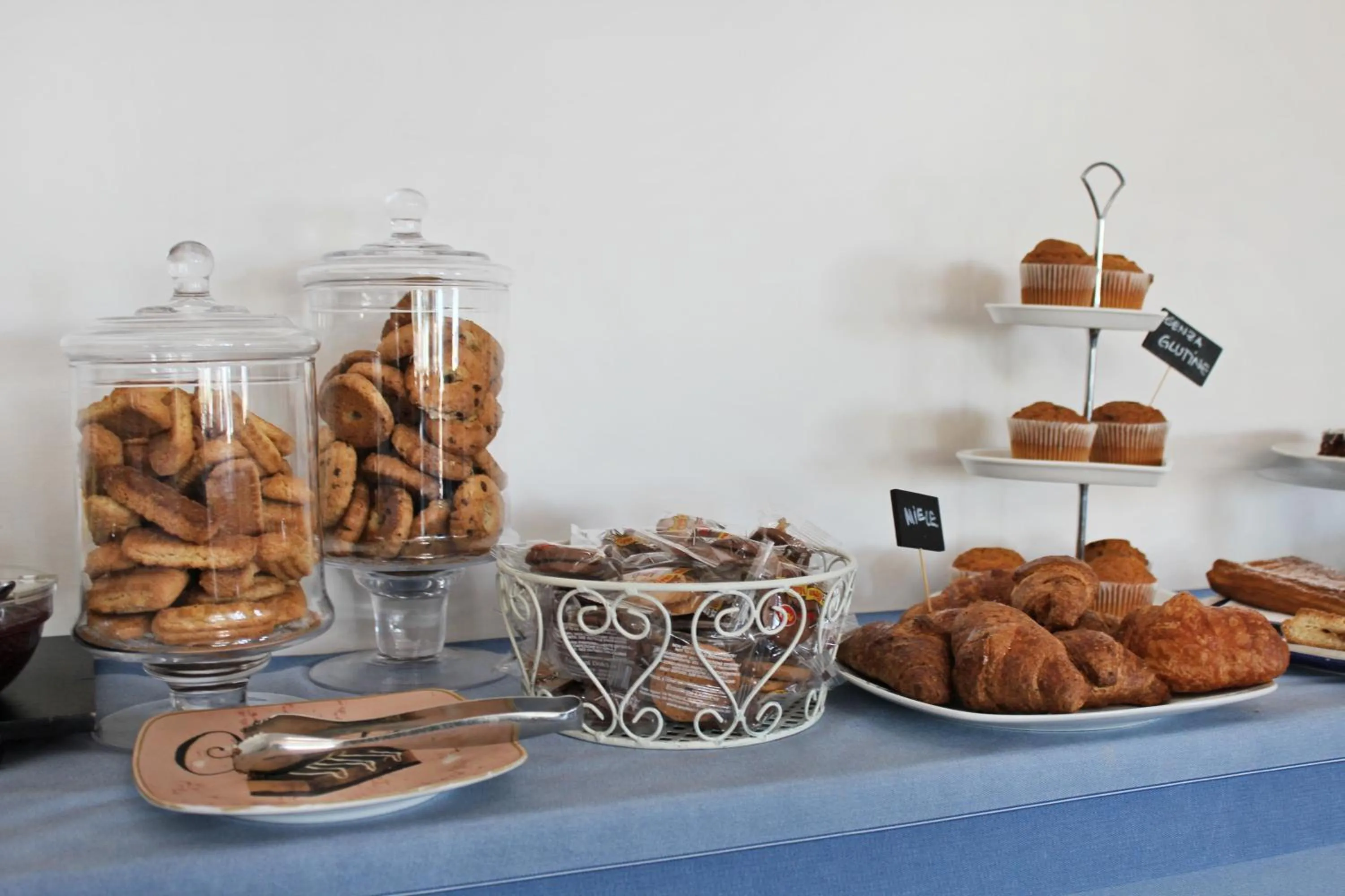 Buffet breakfast in Hotel Touring