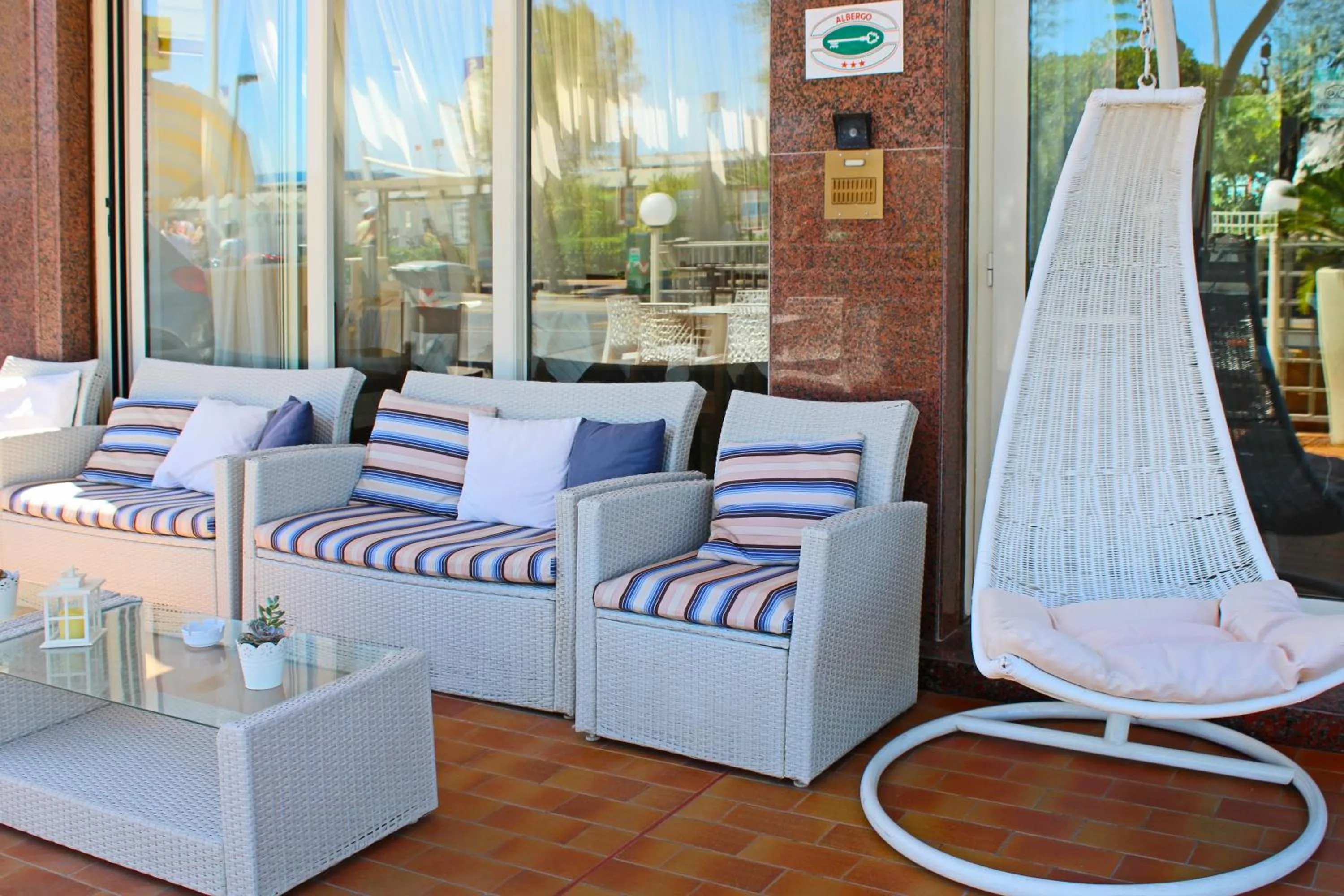 Facade/entrance in Hotel Touring