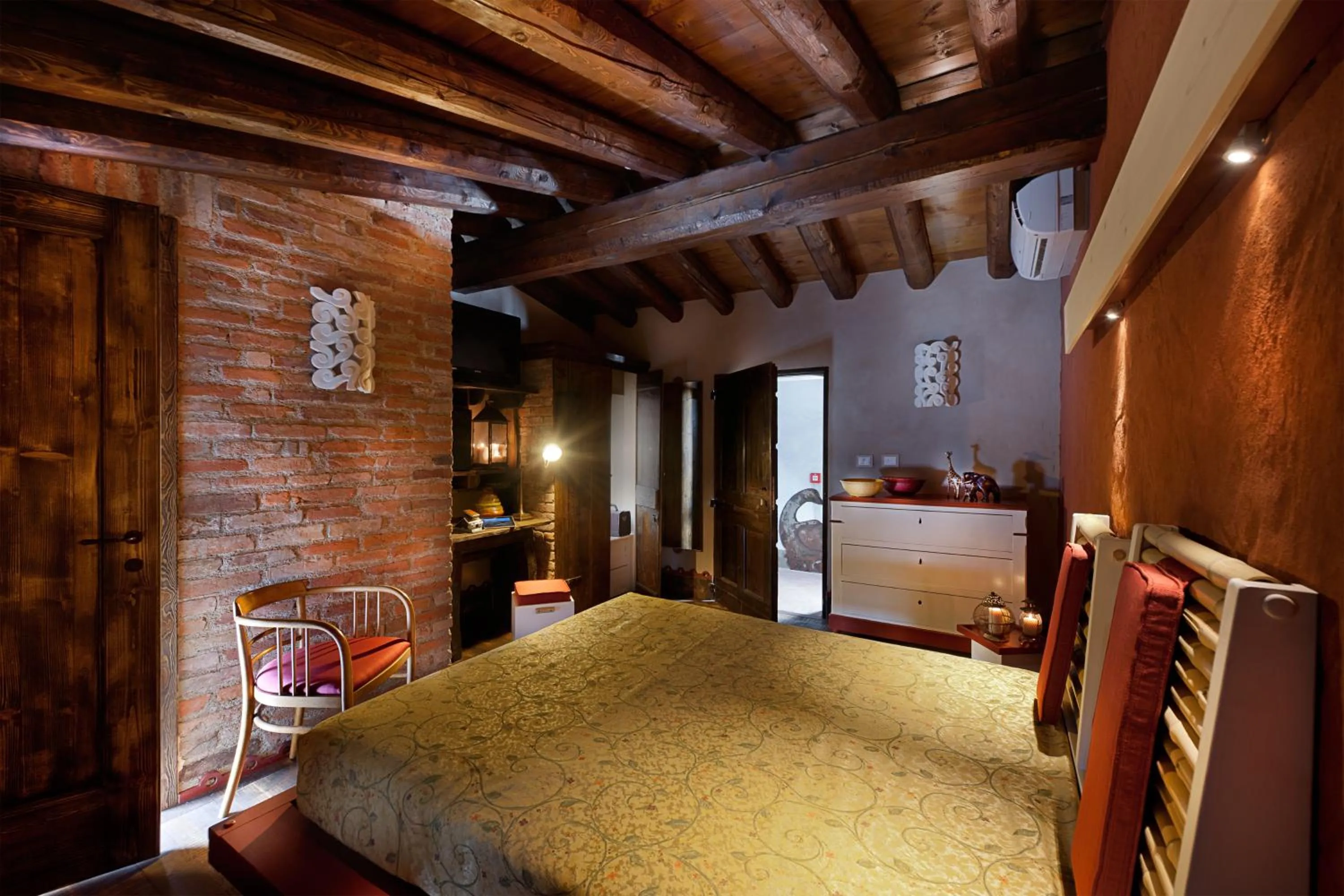 Decorative detail, Bed in Boutique Hotel Villa dei Campi