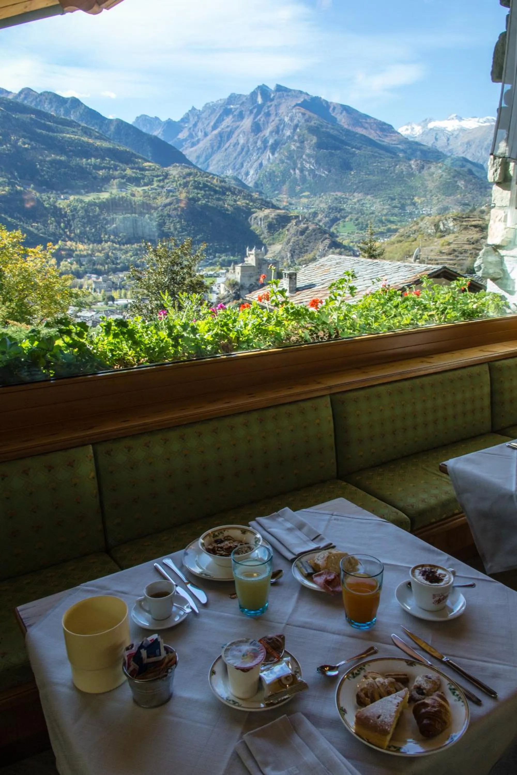 Food and drinks in Hotel Lo Fleyé