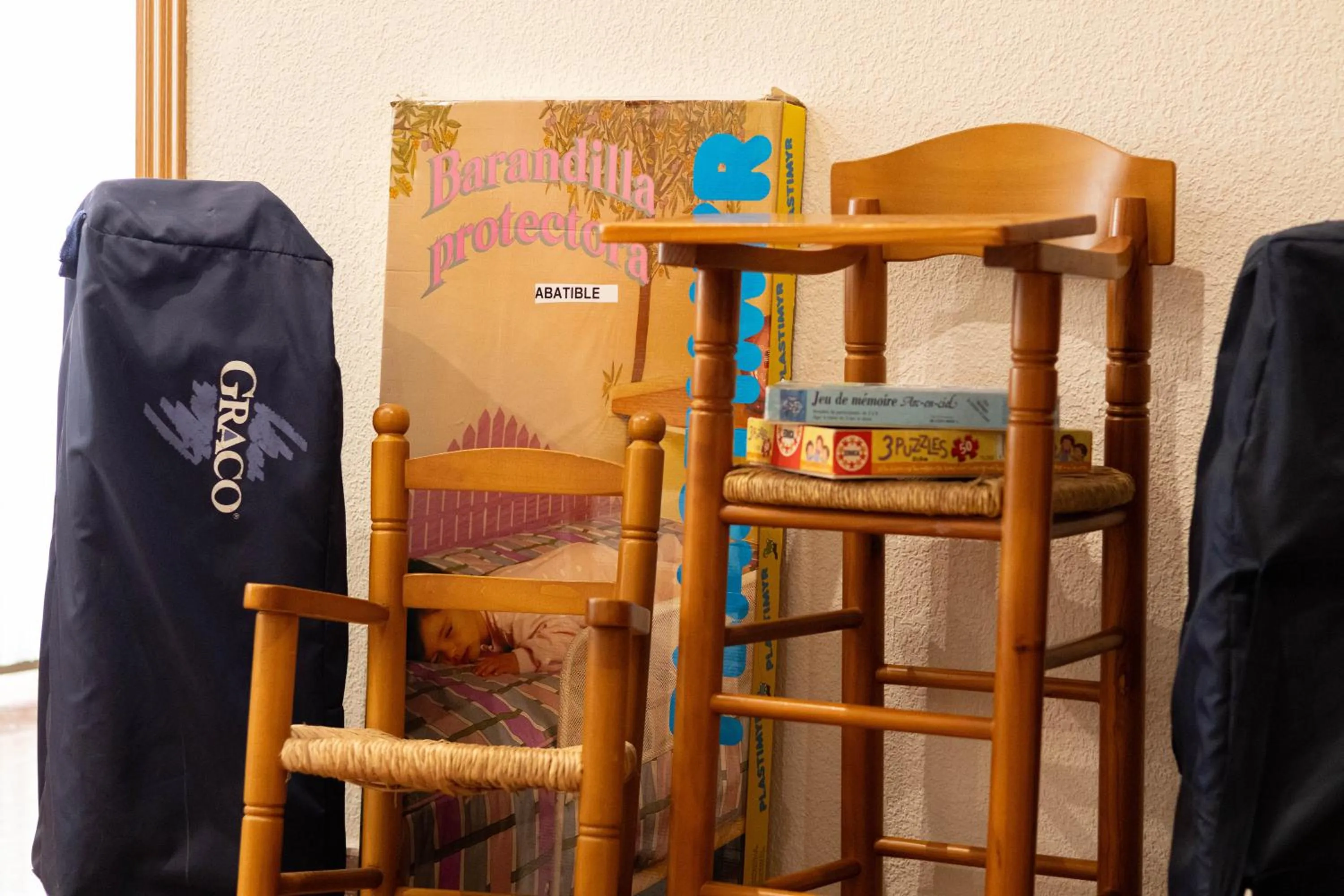 cot, Bed in Casa Rural La Torreta