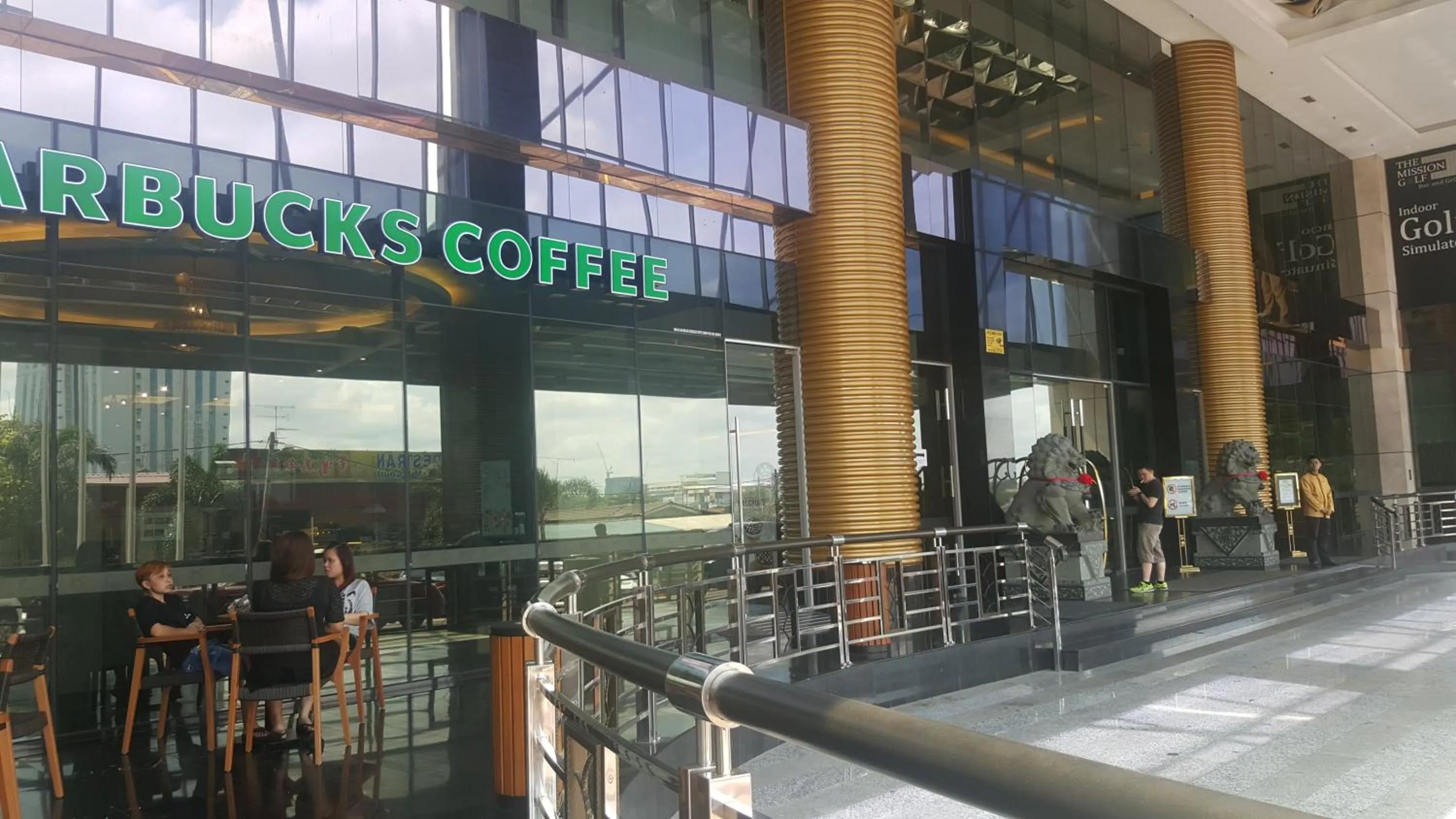 Lounge or bar in KSL Hotel & Resort