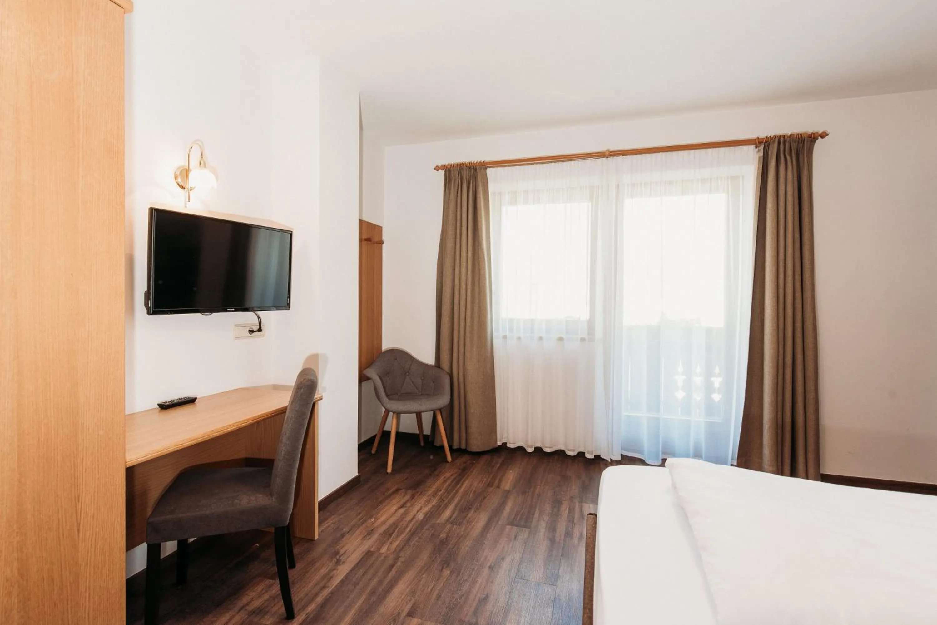 Photo of the whole room, Bed in Pension Sonnenhof