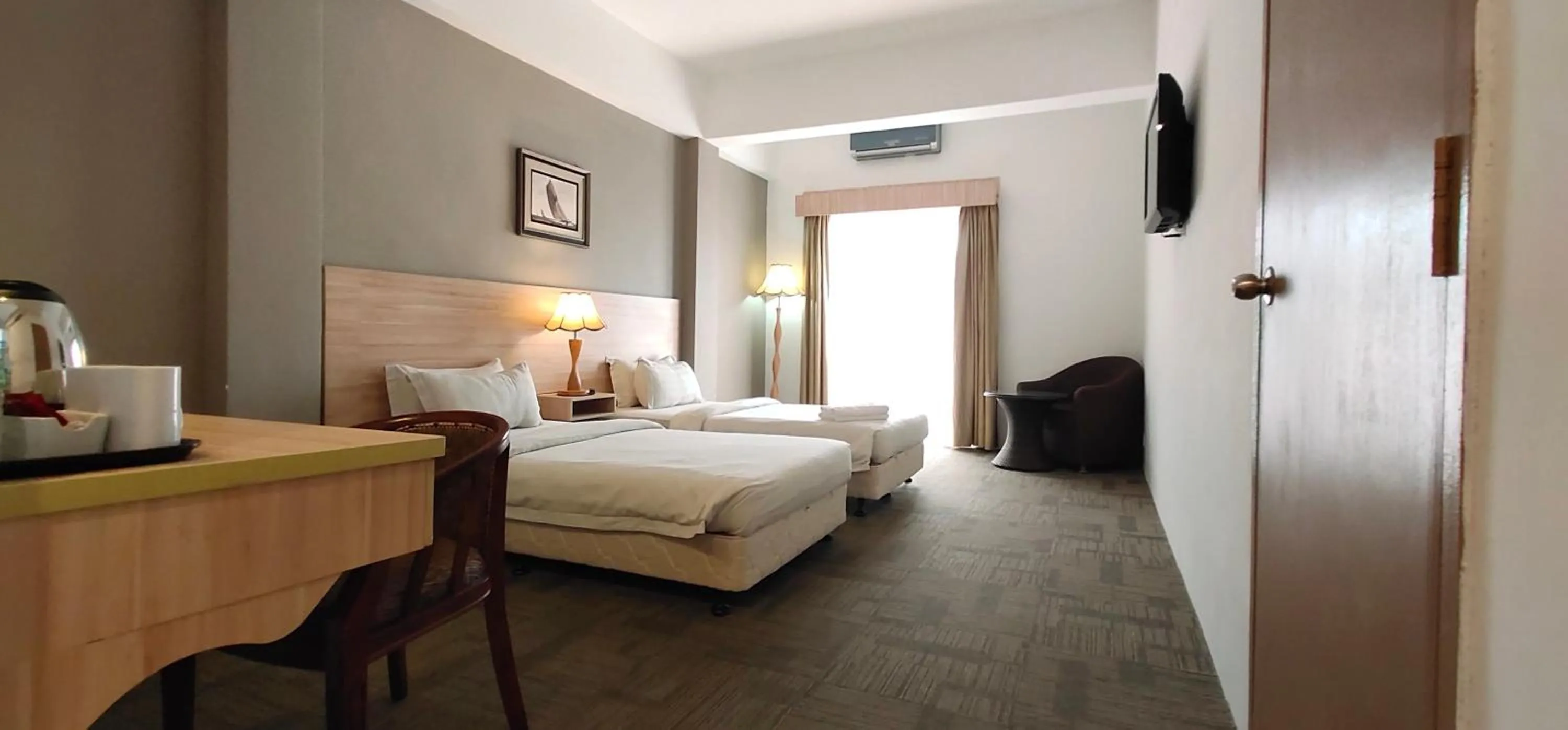 Shower, Bed in Prima Hotel Melaka