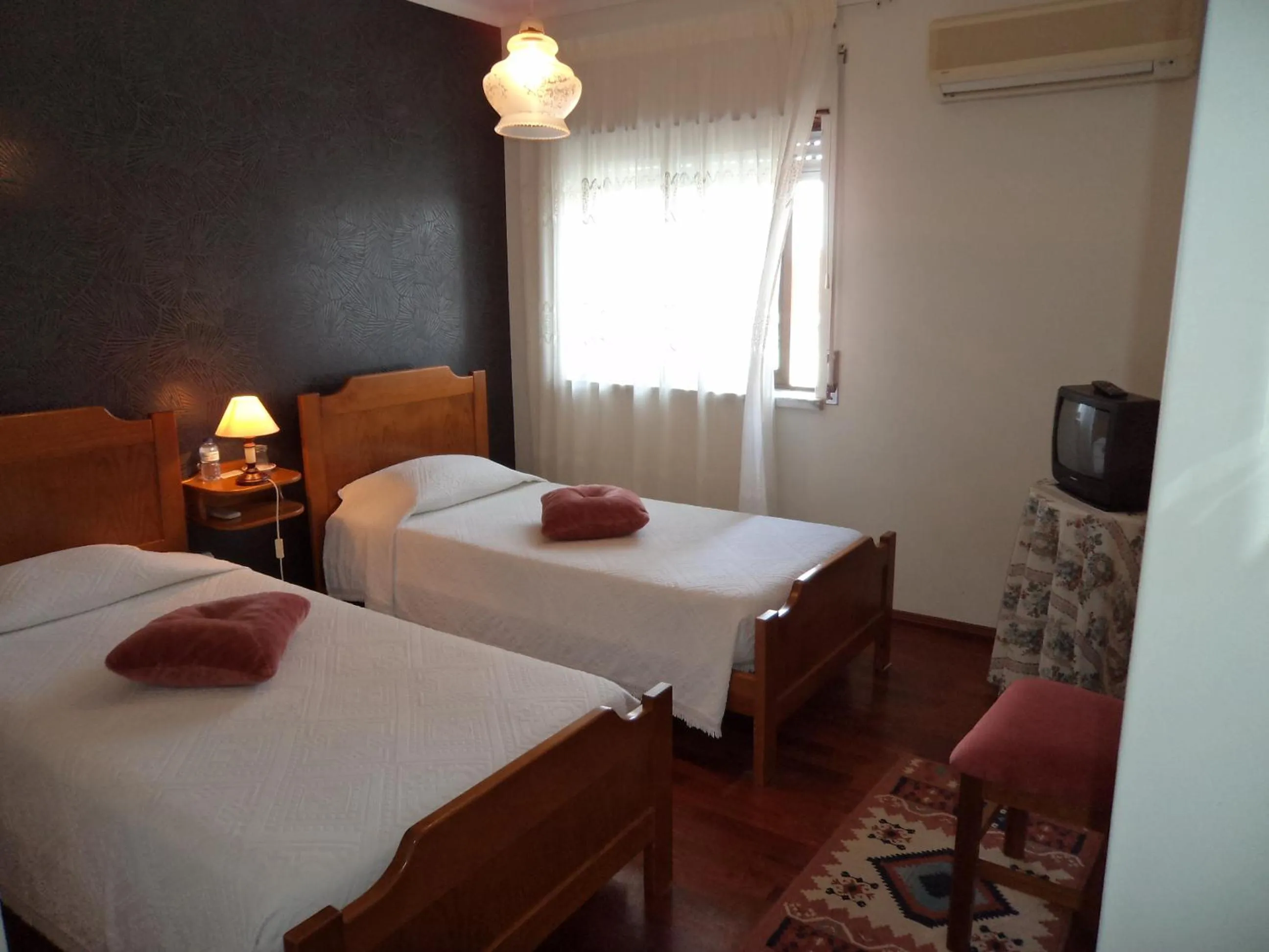 Bedroom, Bed in Marazul