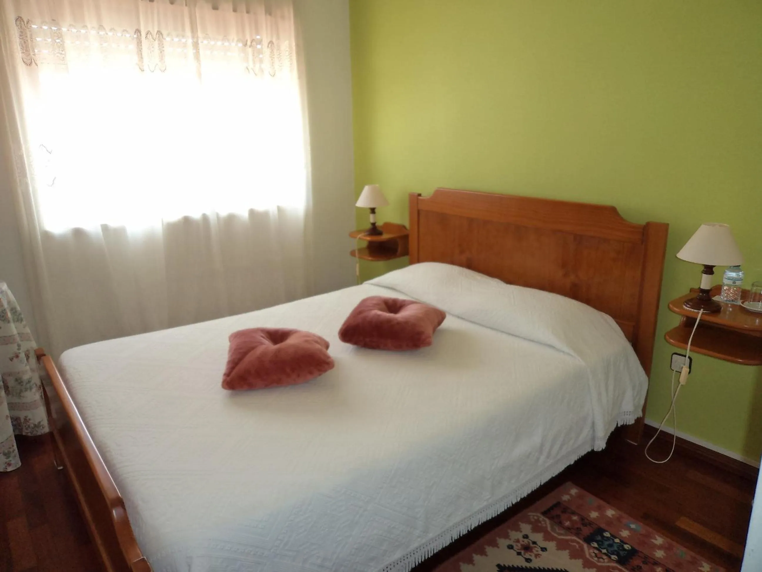 Bedroom, Bed in Marazul