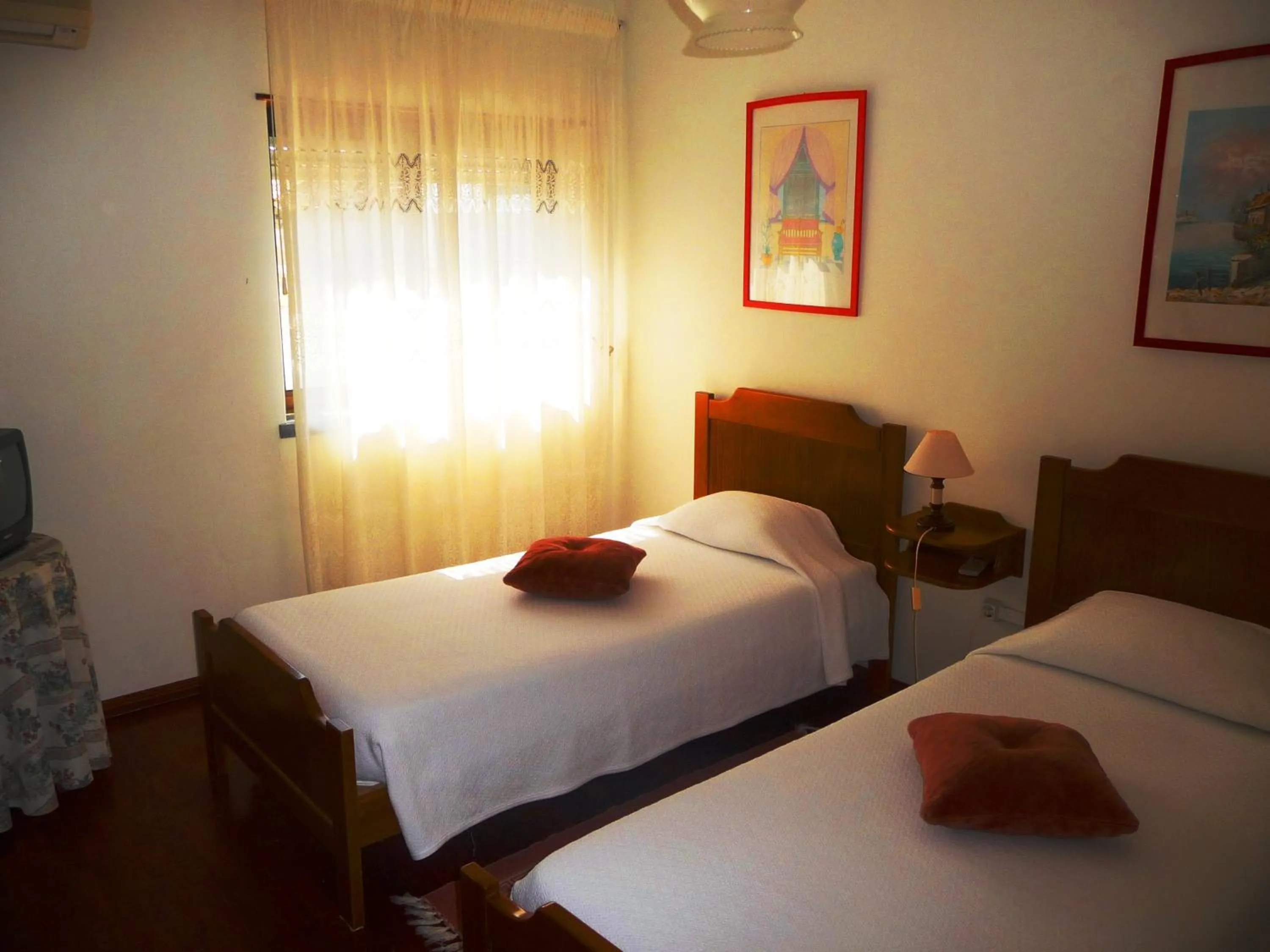 Bedroom, Bed in Marazul