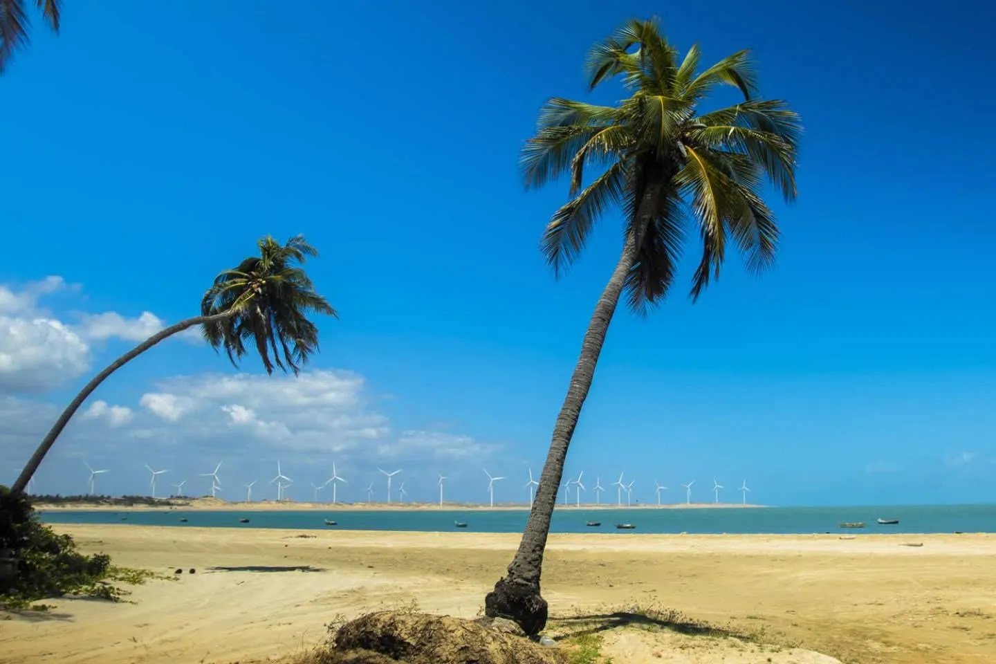 Beach in Aloha Village Bangalôs