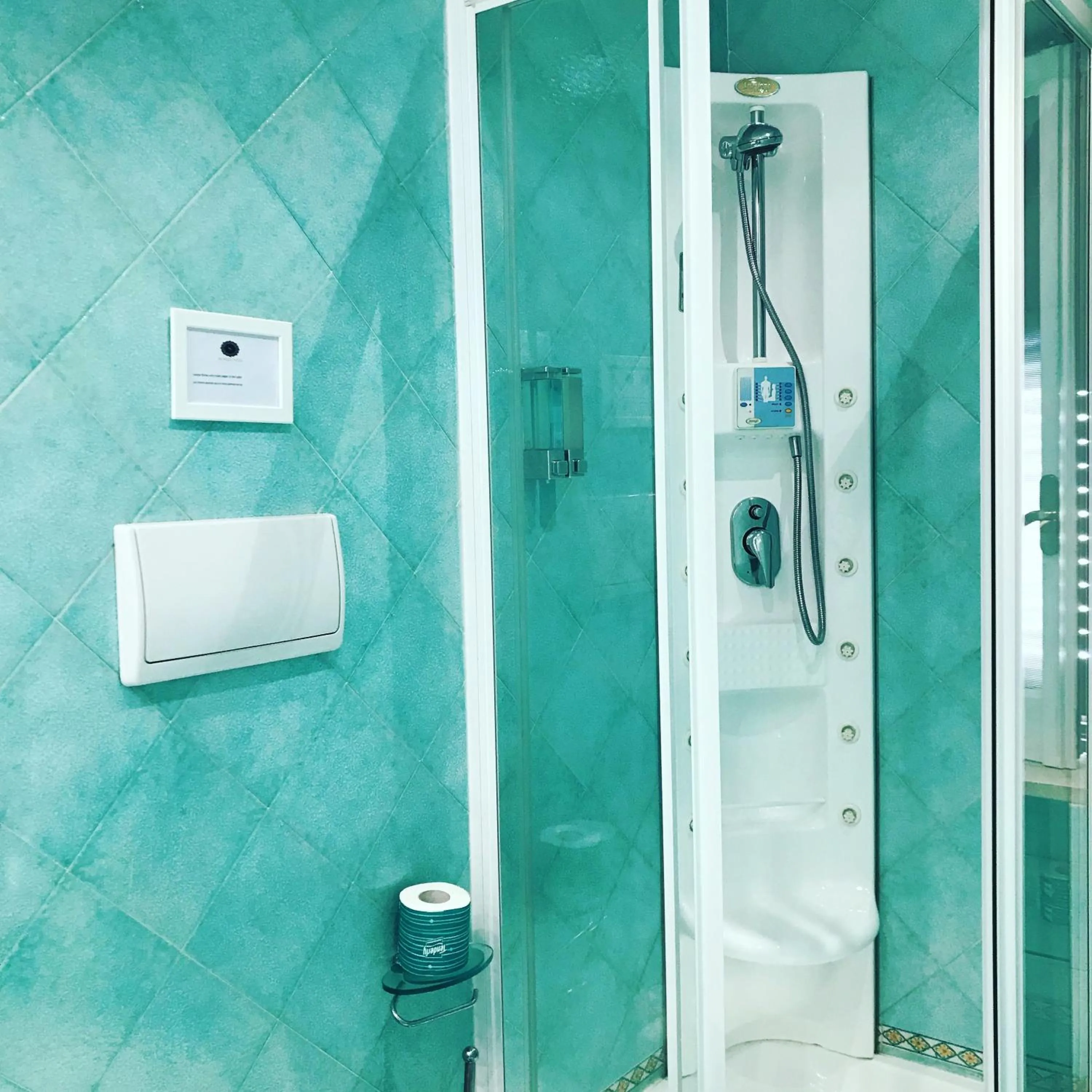 Bathroom in Sorrento ResArt Suite