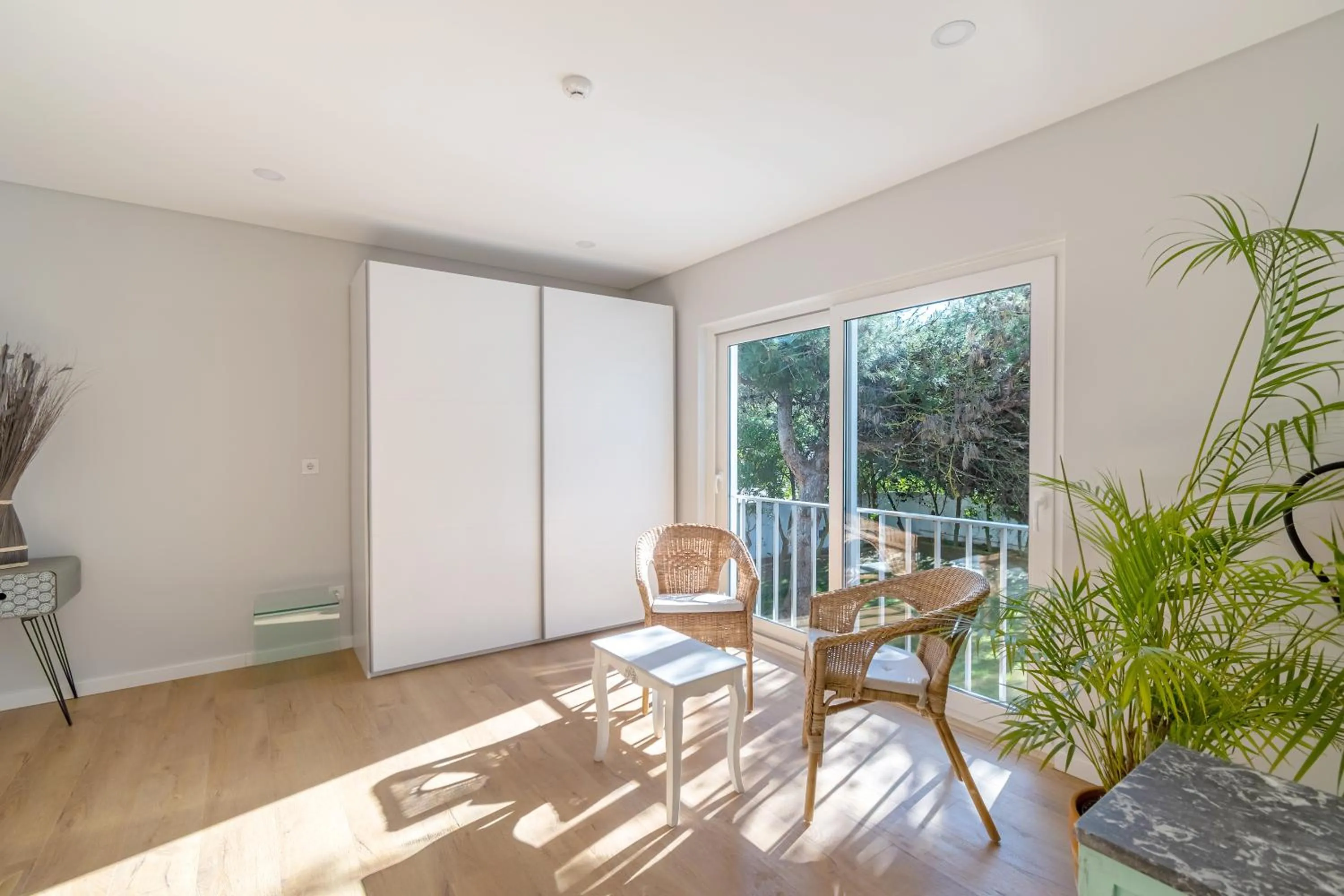 Seating area in Silver Seahorse Garden Retreat