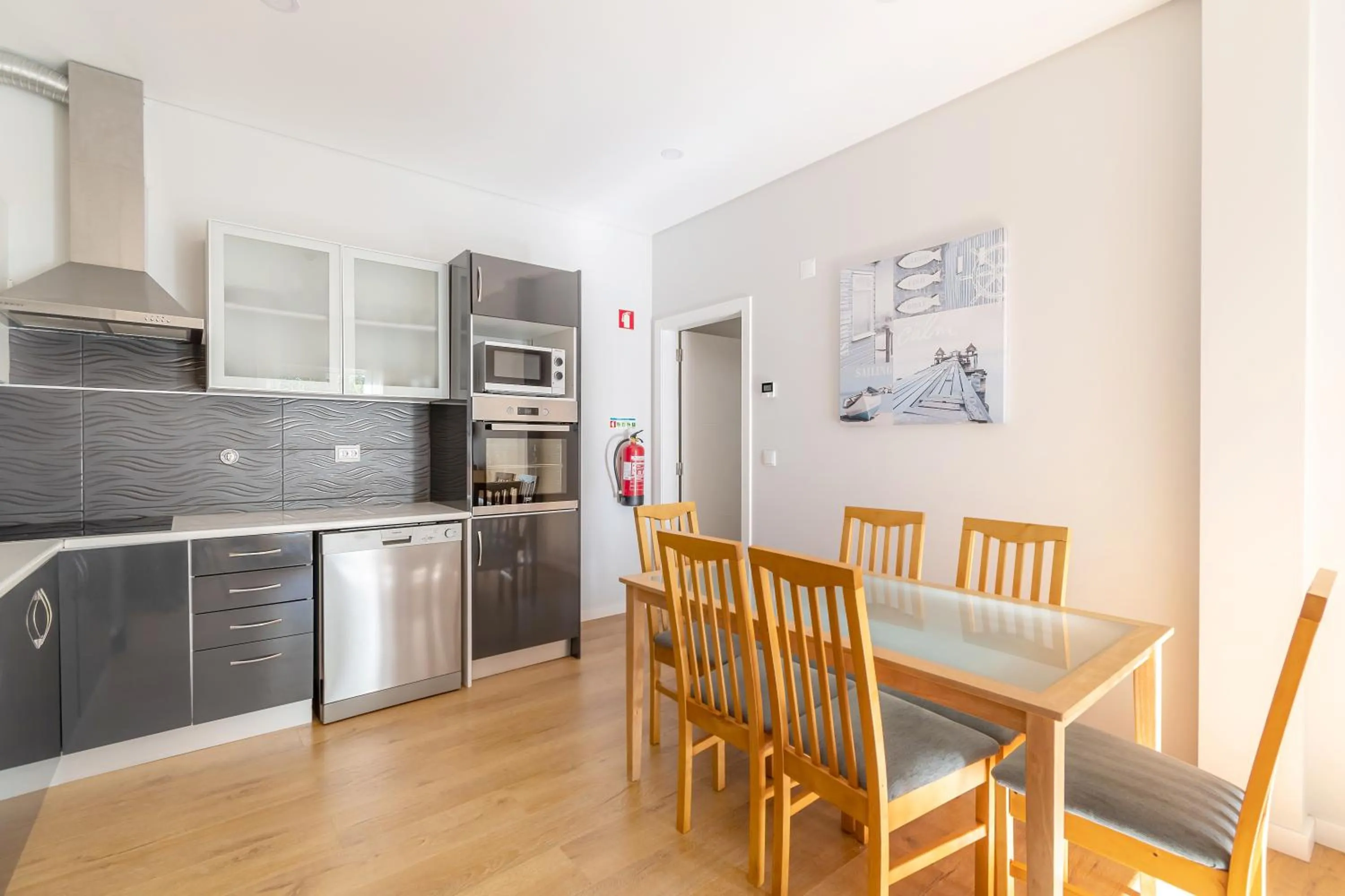 Kitchen or kitchenette in Silver Seahorse Garden Retreat