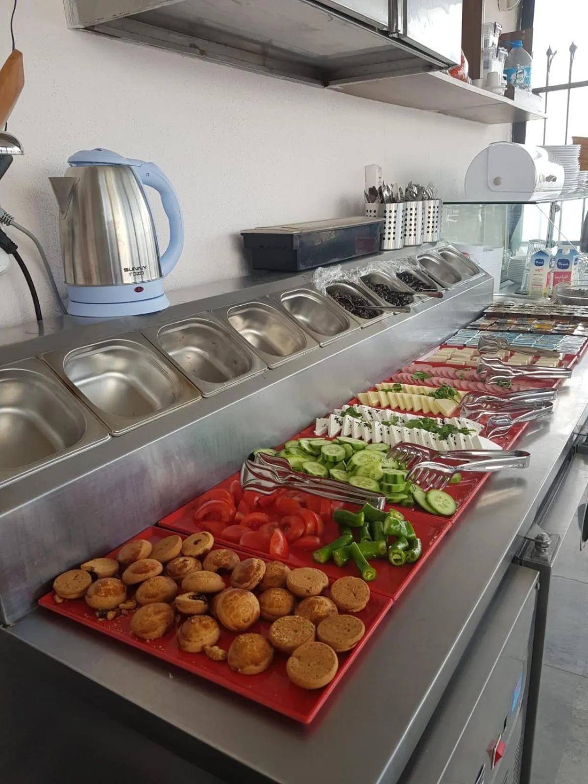 Buffet breakfast in Seahouse Suites