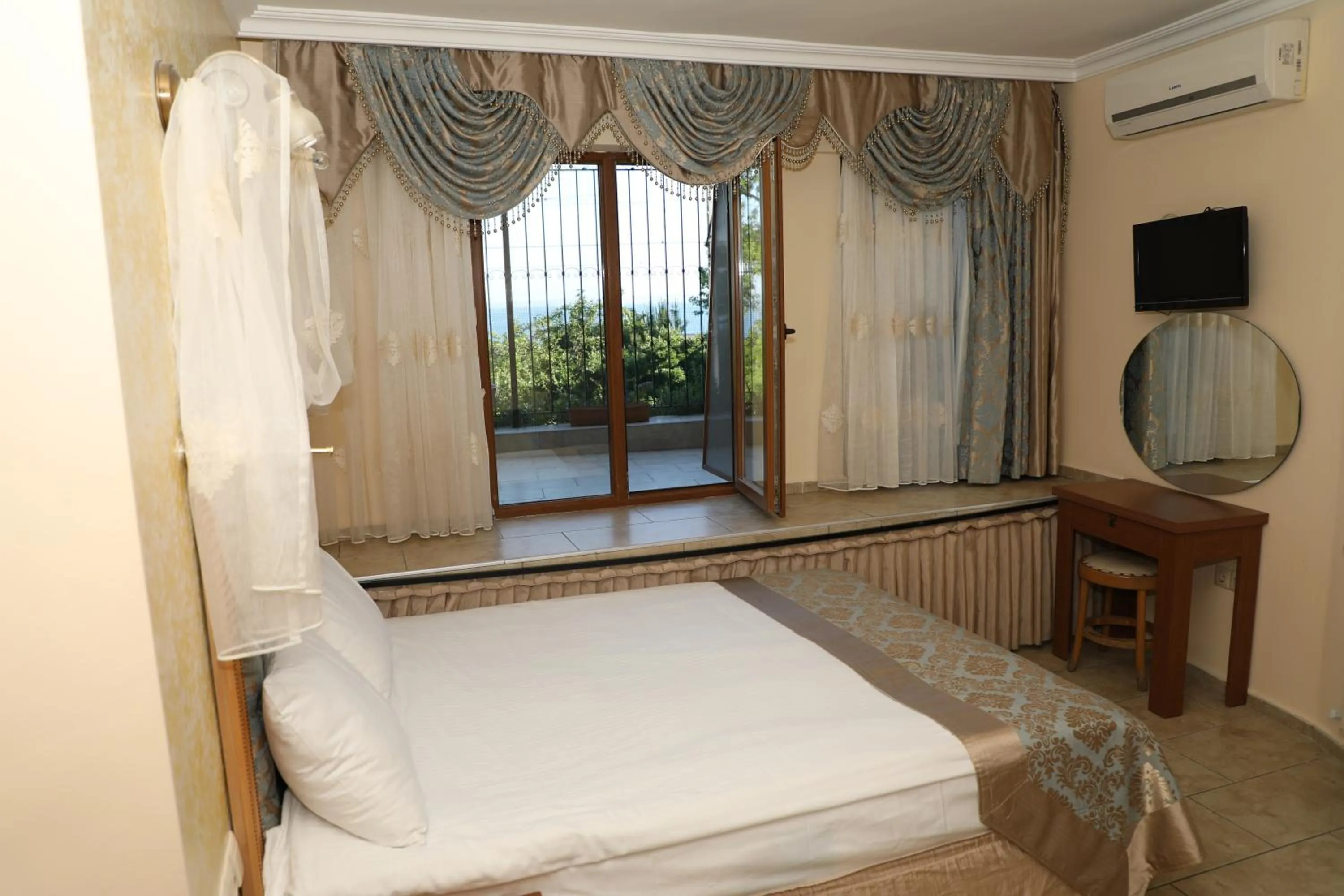 Bed in Seahouse Suites