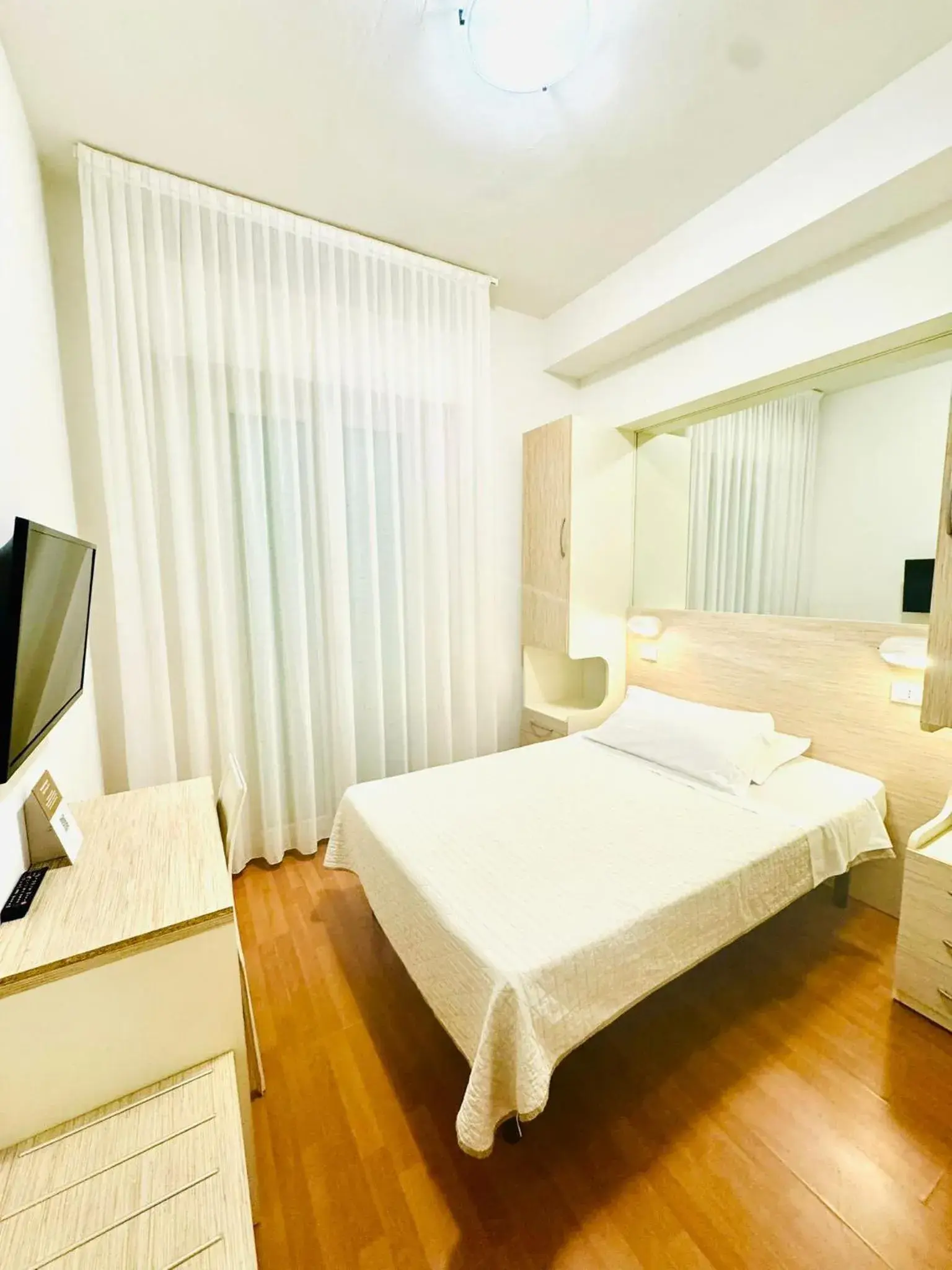 Single Room - single occupancy in Hotel Butterfly Wellness & Spa Single Room - single occupancy in Hotel Butterfly Wellness & Spa