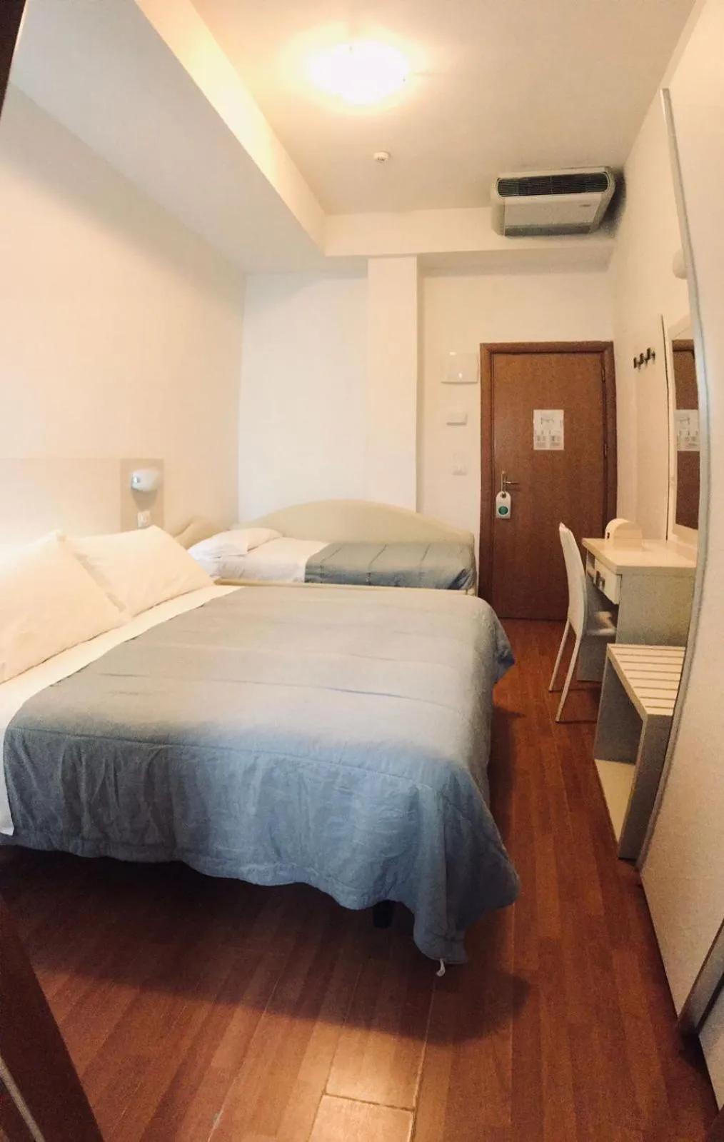 Photo of the whole room, Bed in Hotel Butterfly Wellness & Spa