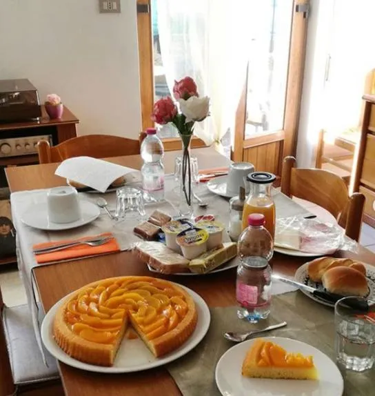 Communal kitchen in B&B La Magnolia